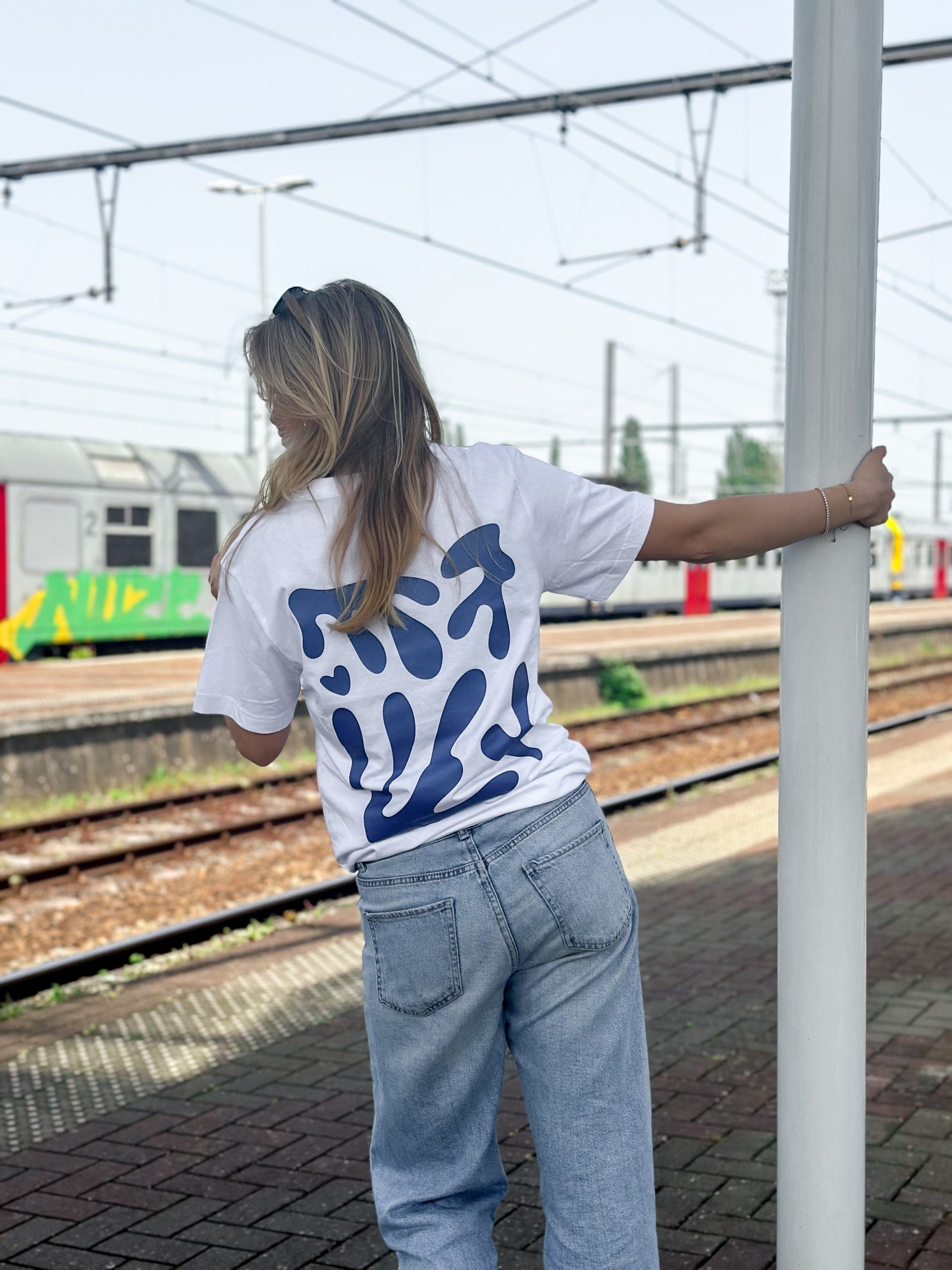 White T / Arty Blue Front+Back Women