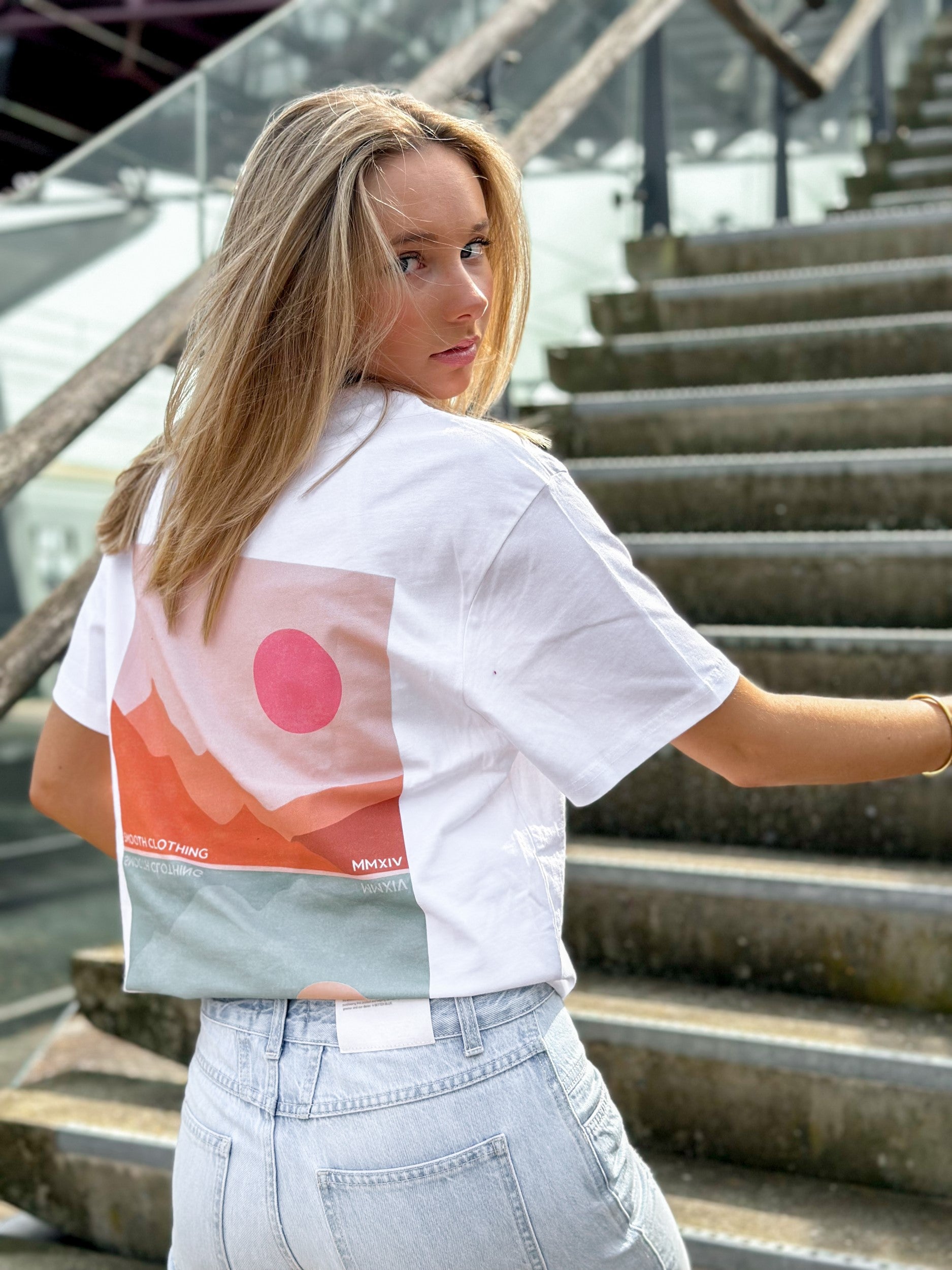 White T / Mountains Front+Back Women