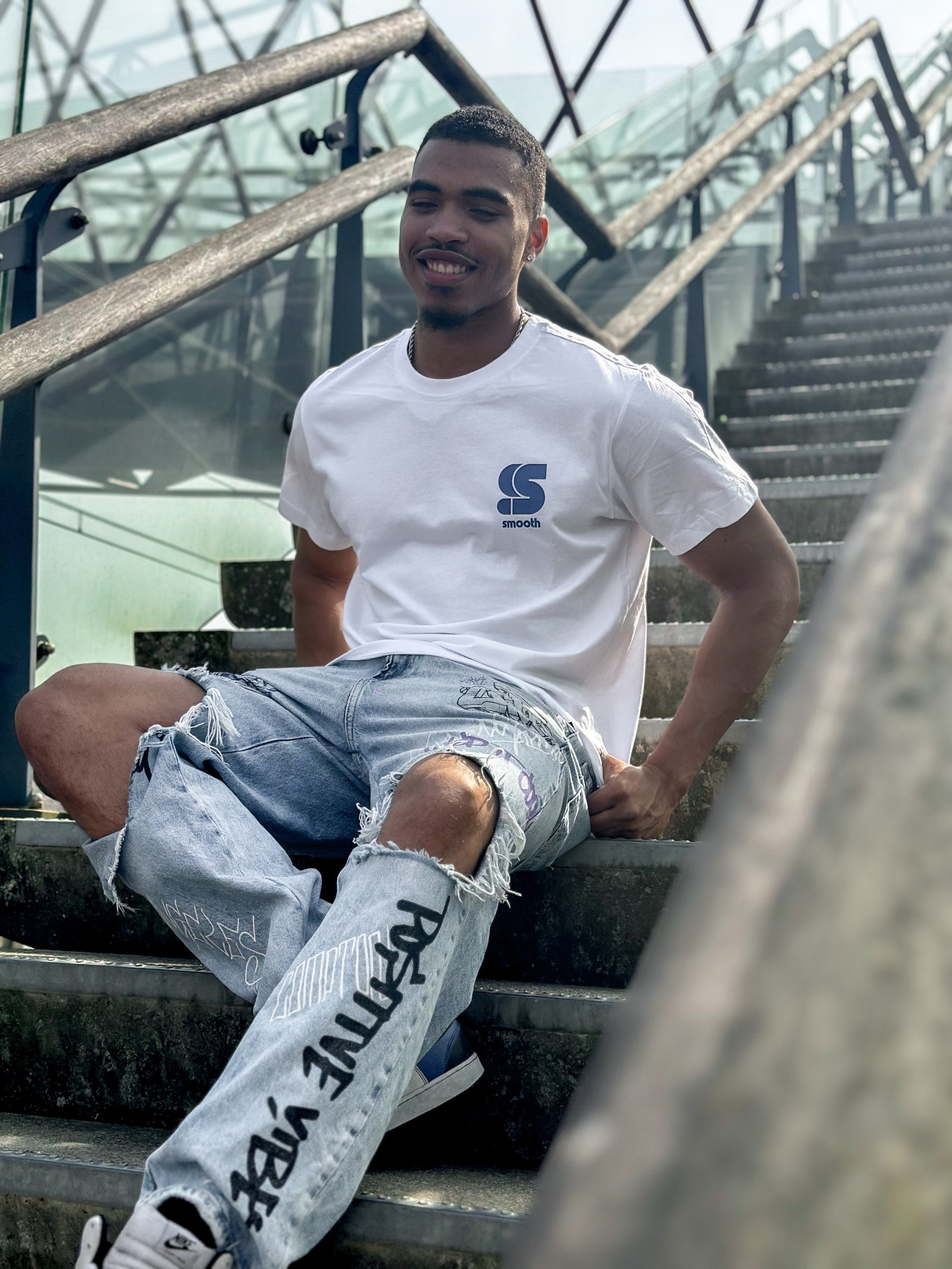 White T / S Logo Blue Front