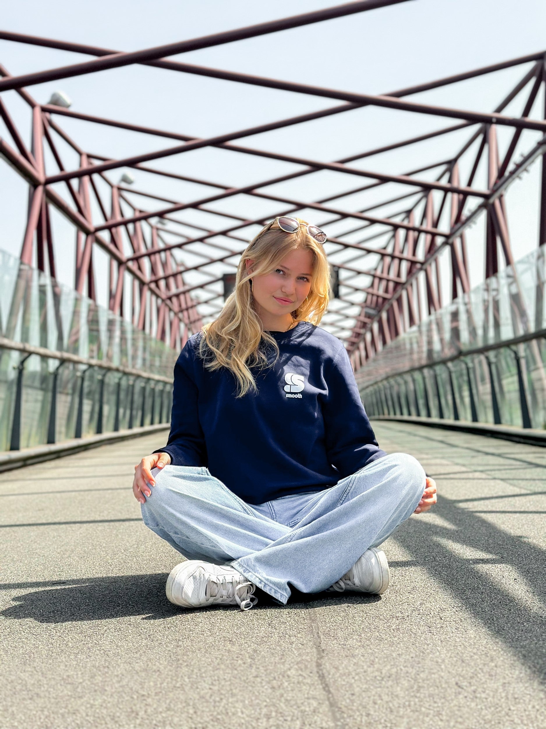 Navy Crew / S Logo White Front Women