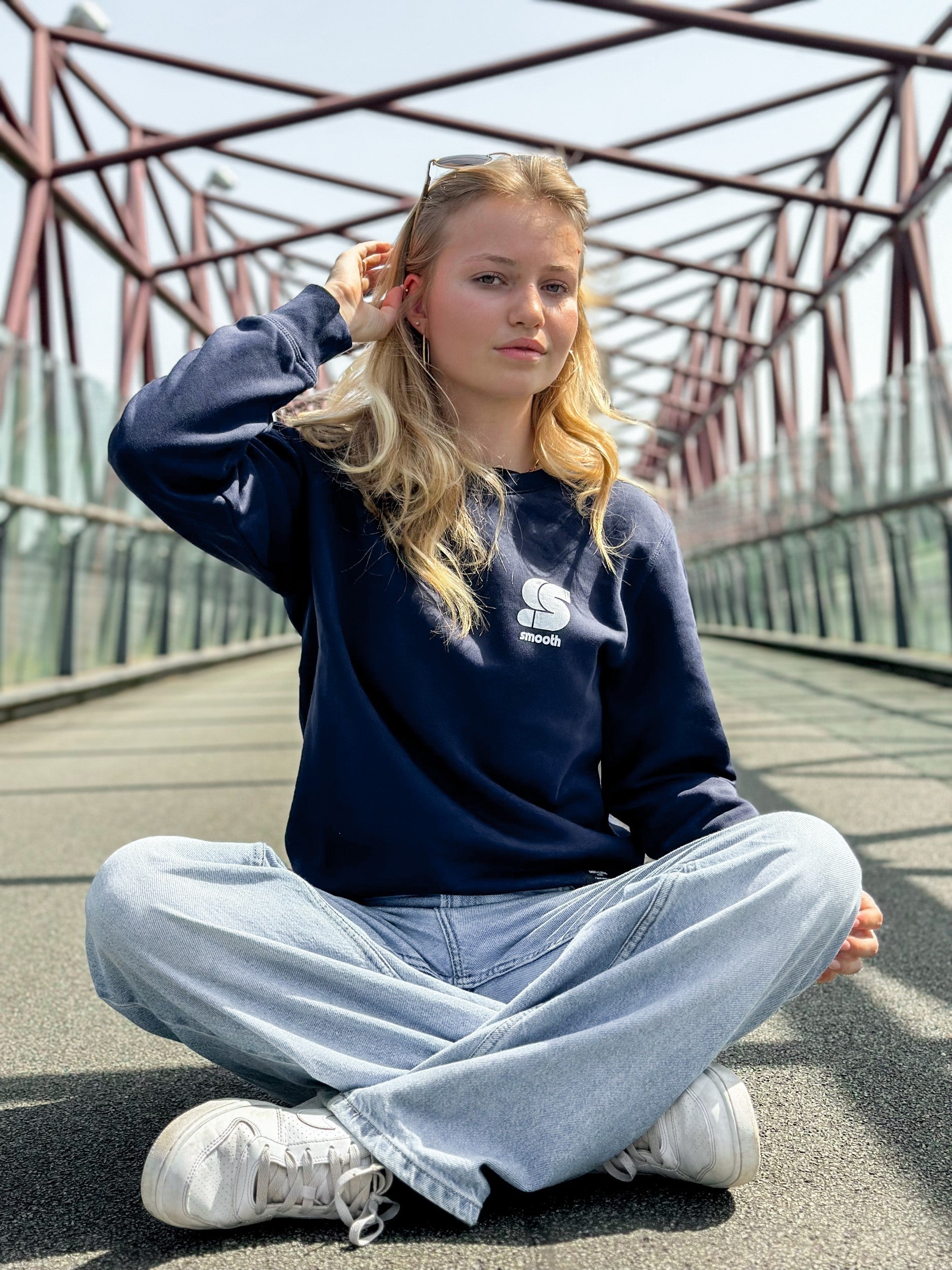 Navy Crew / S Logo White Front Women