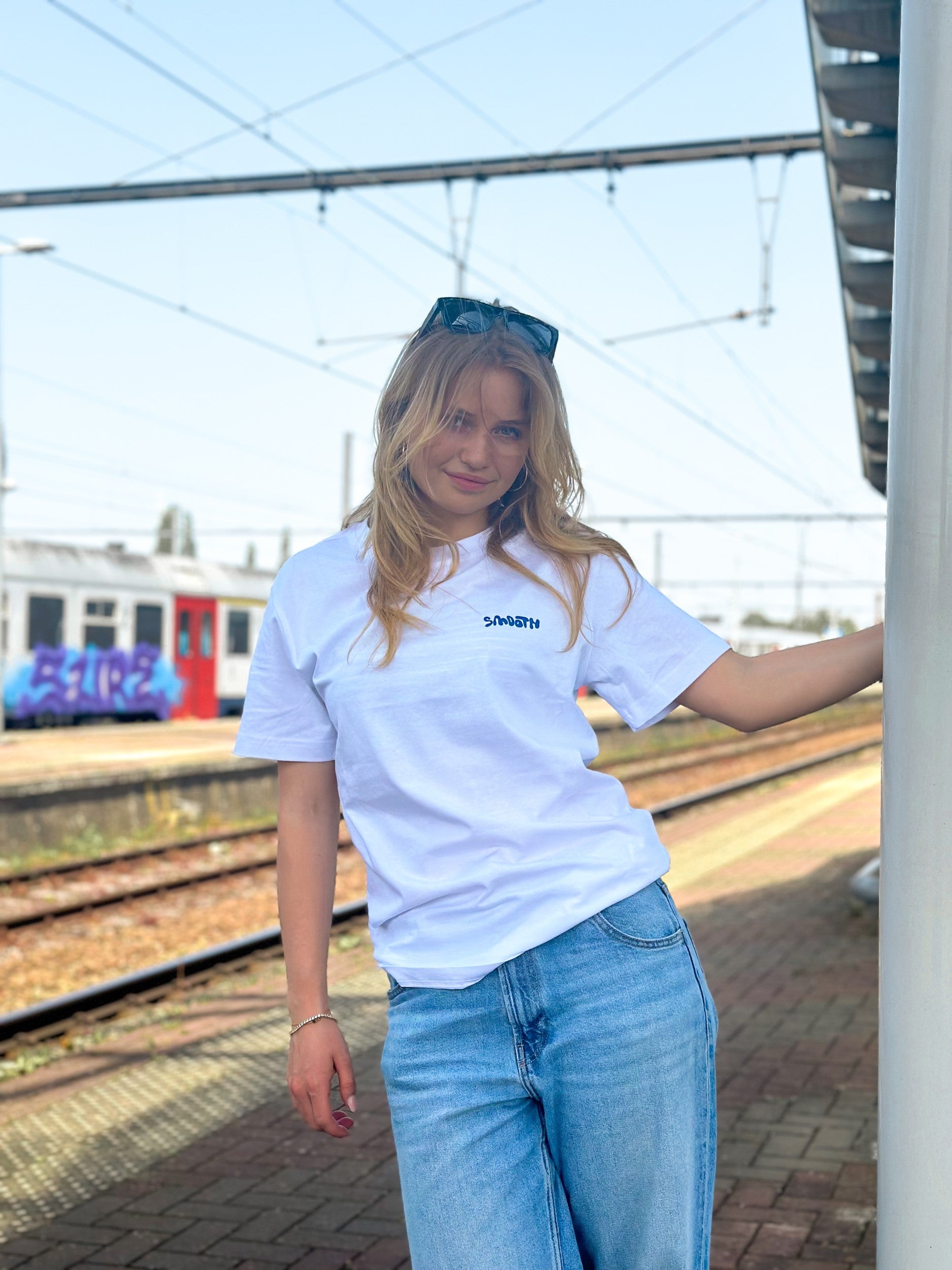 White T / Arty Blue Front+Back Women