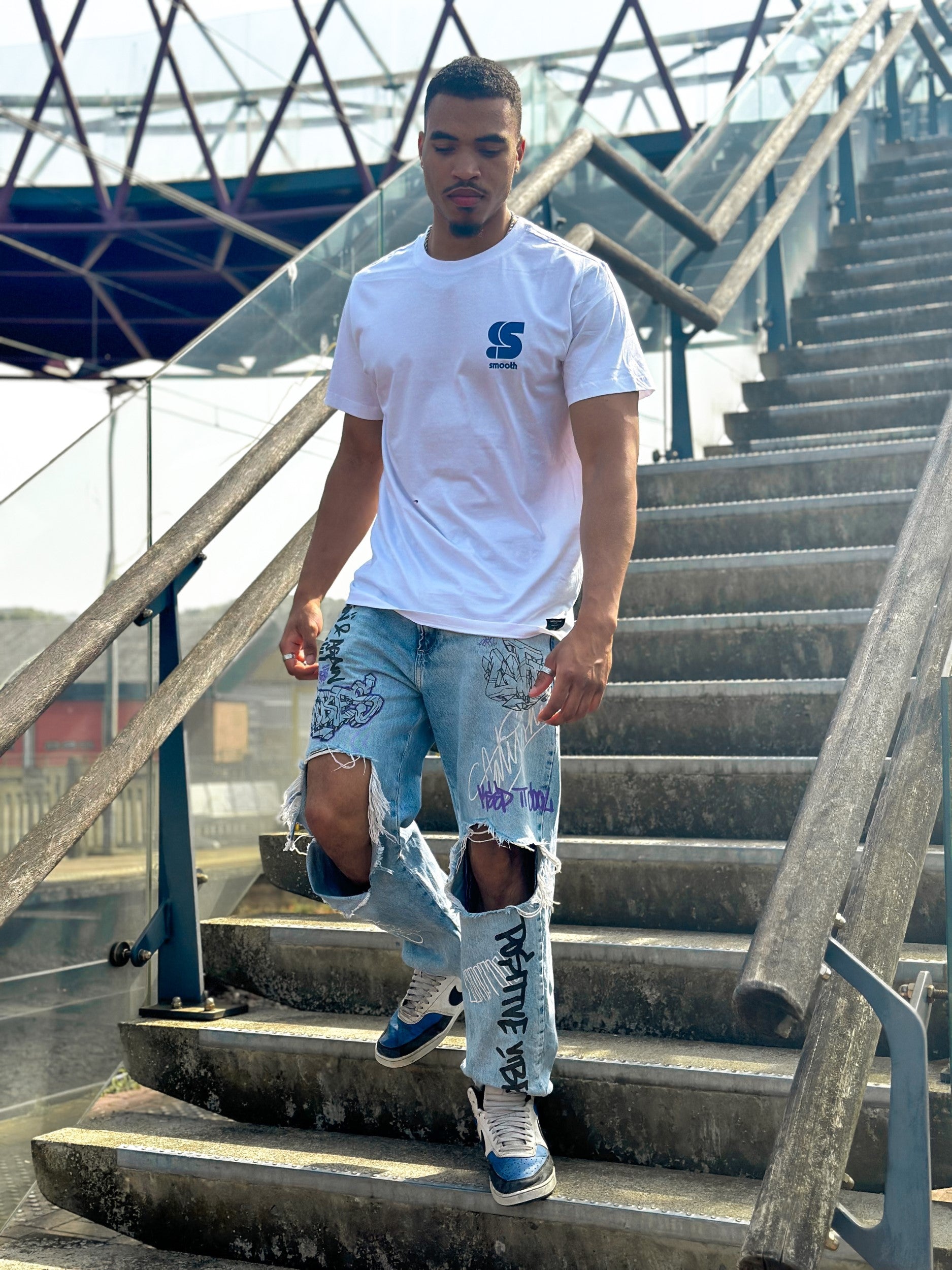 White T / S Logo Blue Front