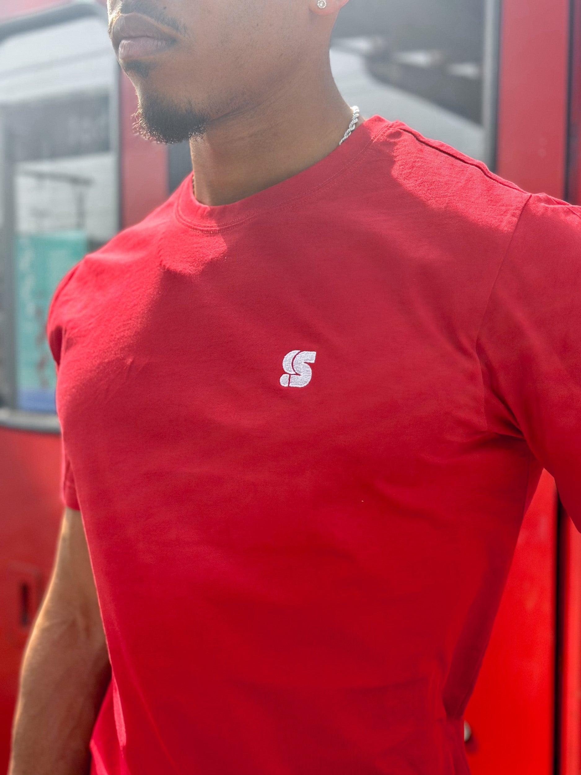 Red T / S Logo White Embroidered Men