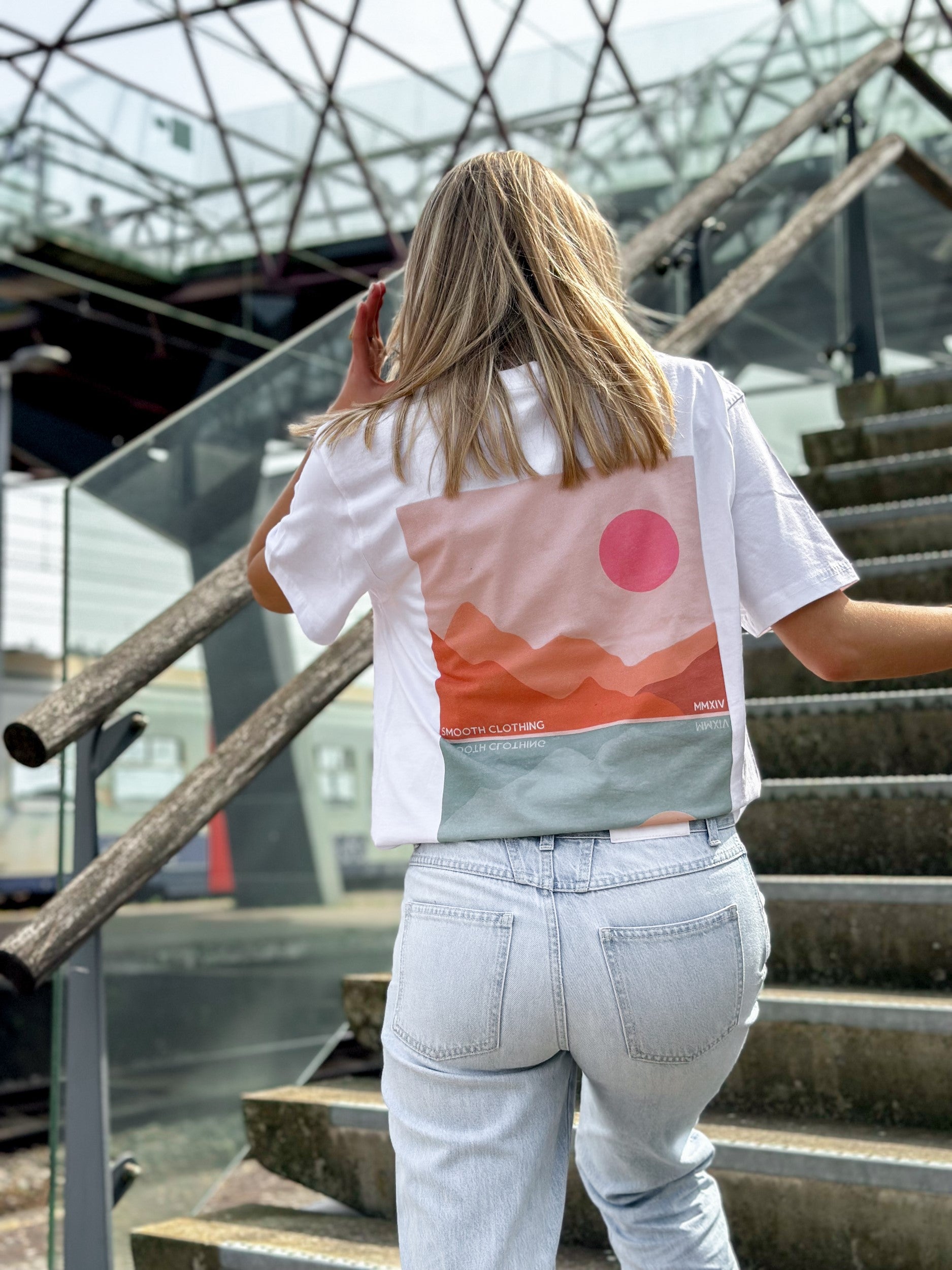 White T / Mountains Front+Back Women