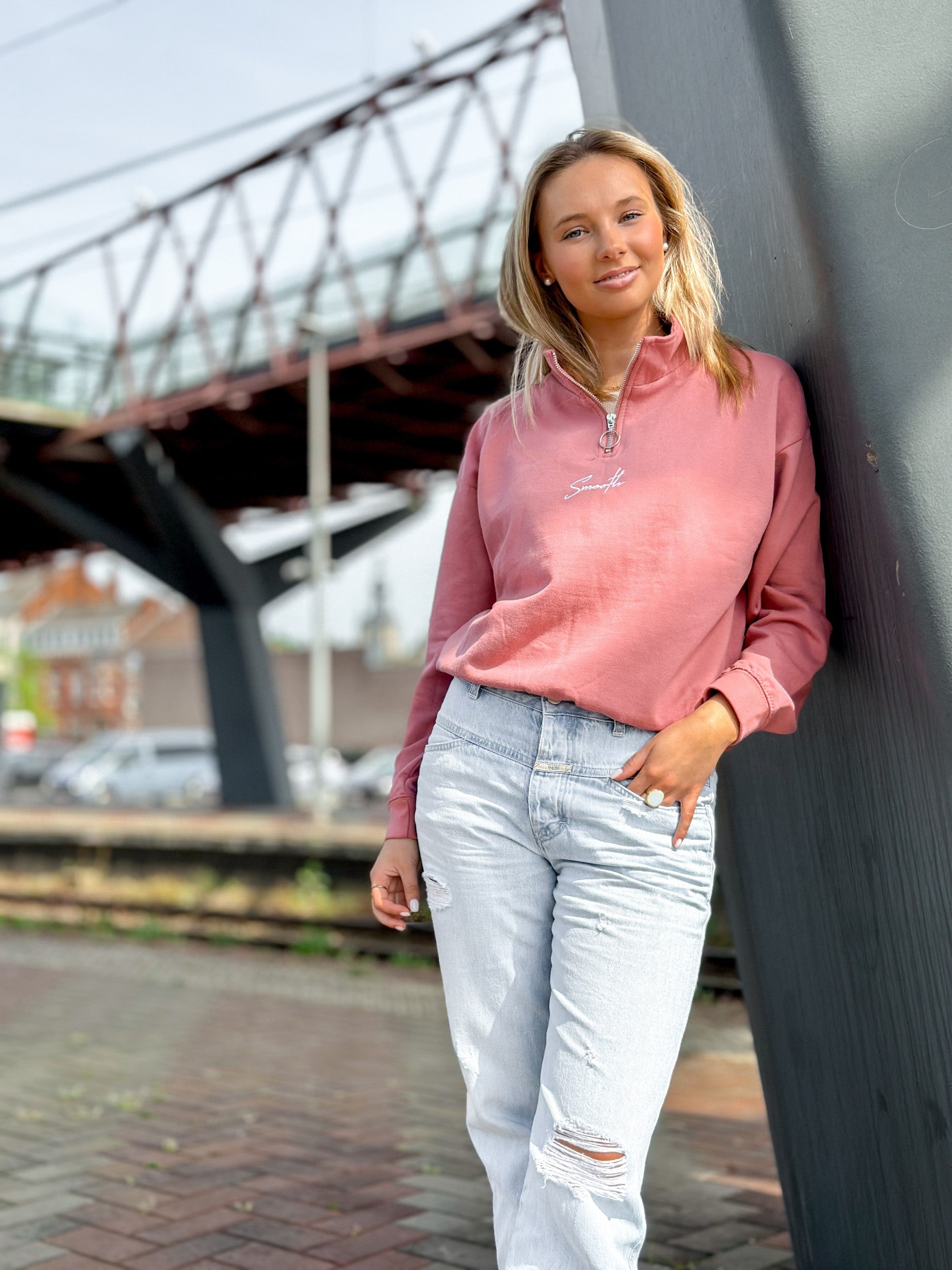 Dusty Rose Cropped Half Zip Crew / Signature White Women