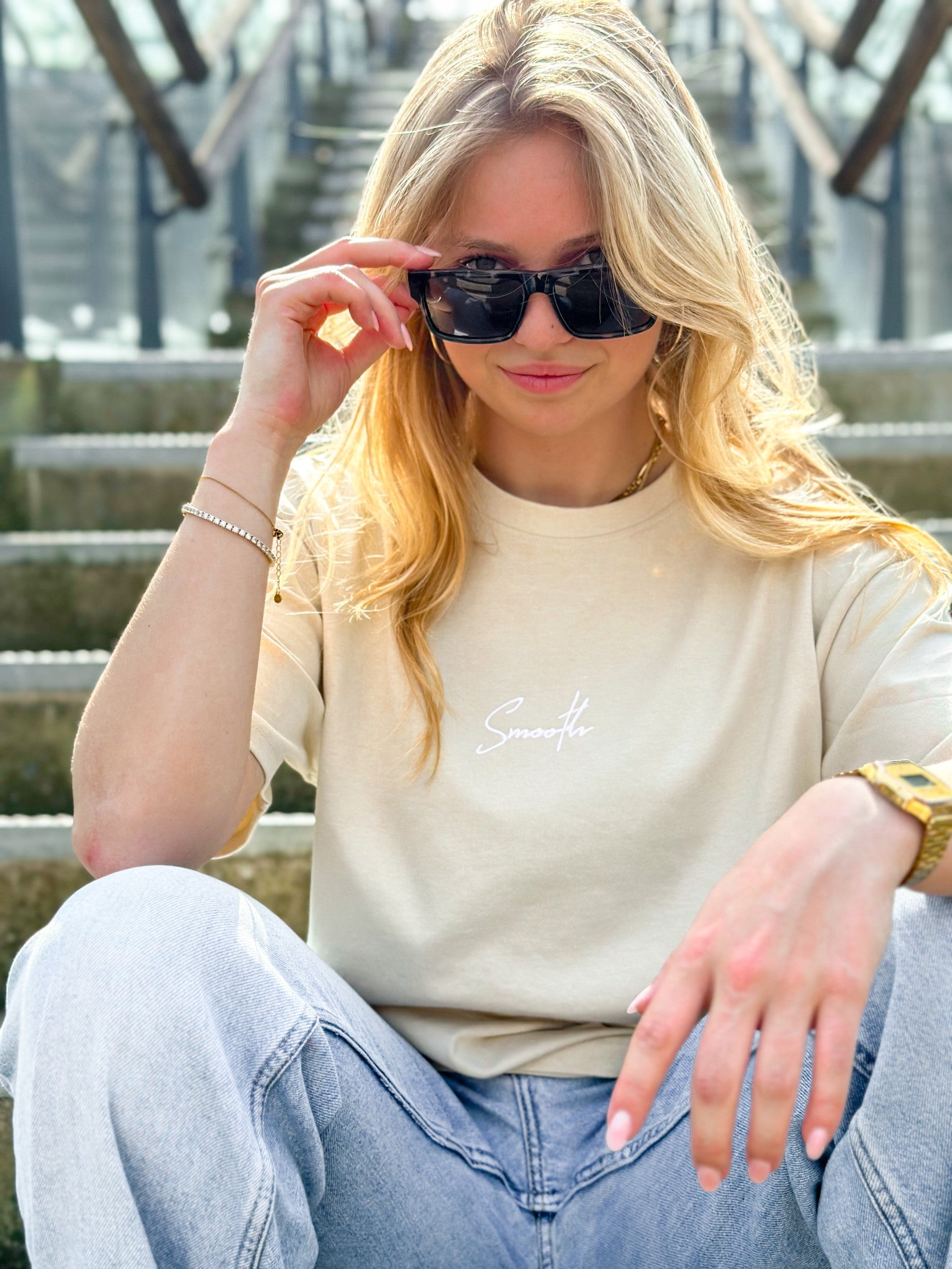 Heavy Sand T / Signature White Women