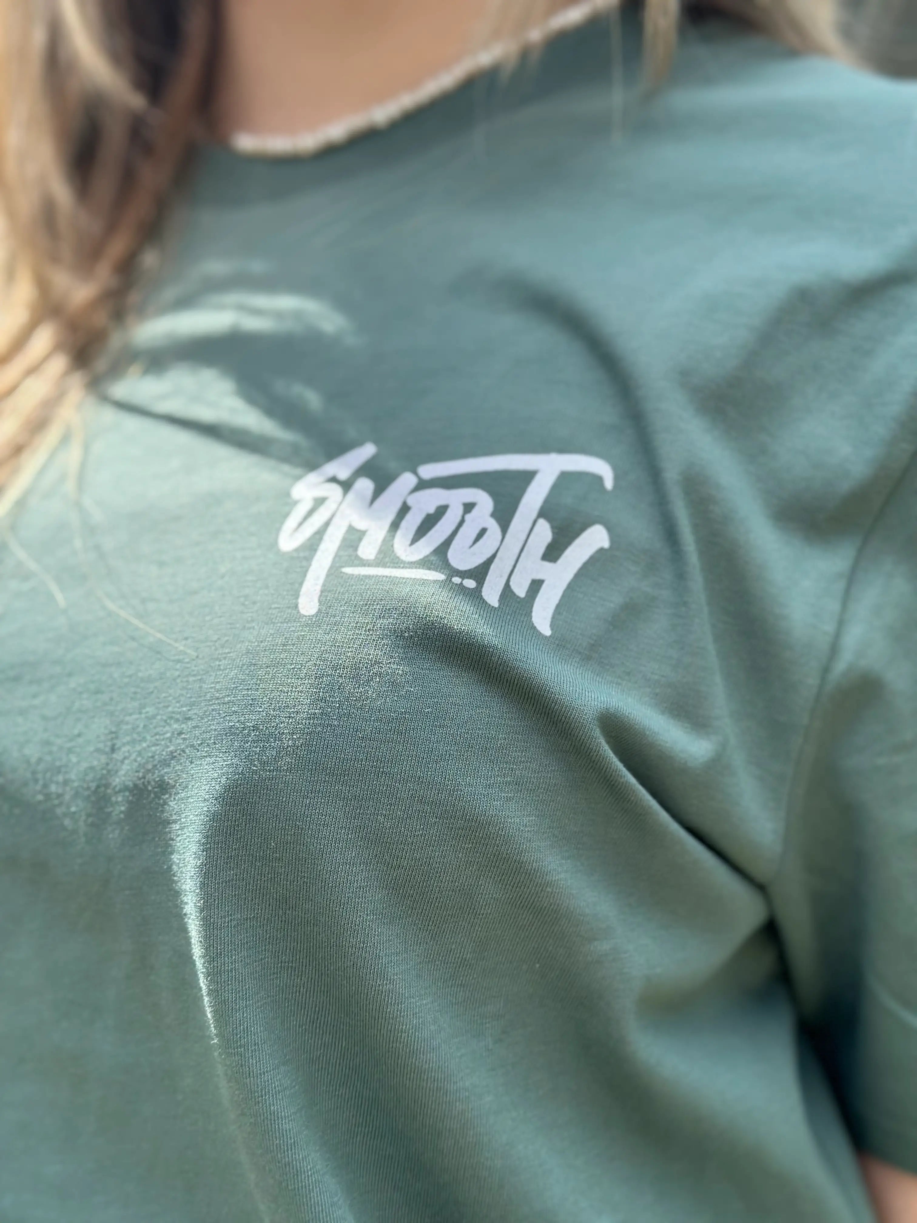 Dusty Green T / Dainty White Front+Back Women