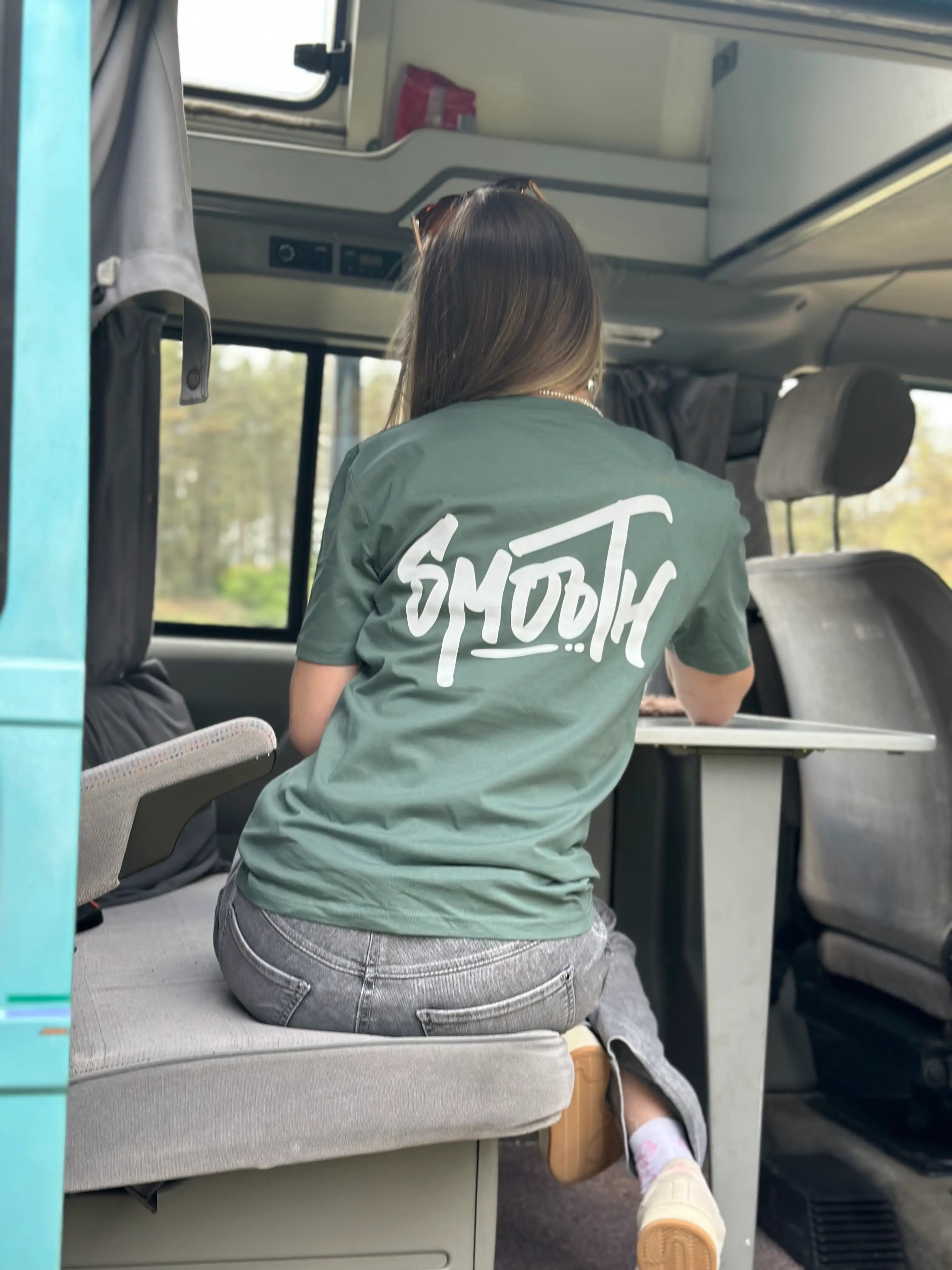 Dusty Green T / Dainty White Front+Back Women