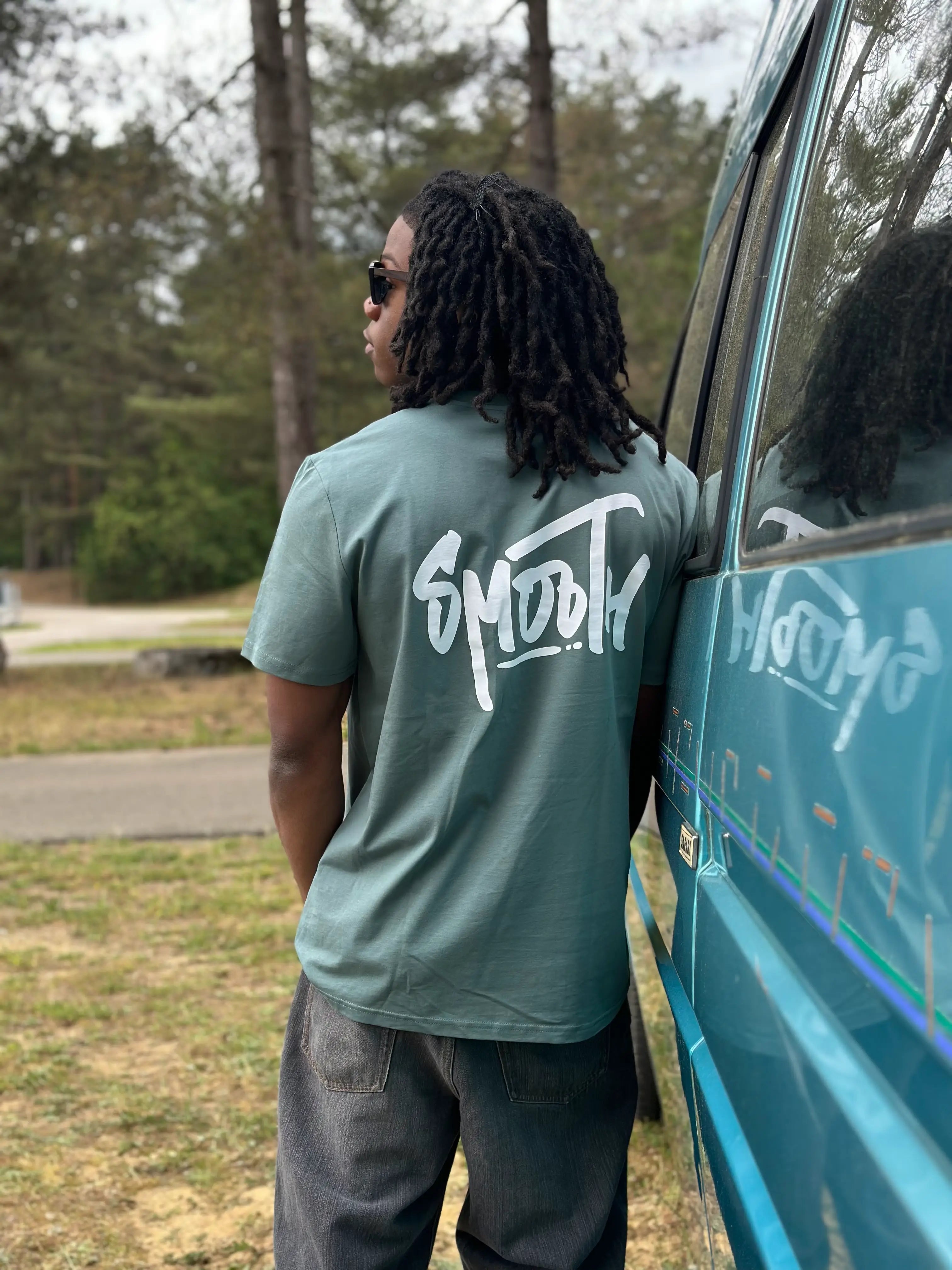 Dusty Green T / Dainty White Front+Back Men