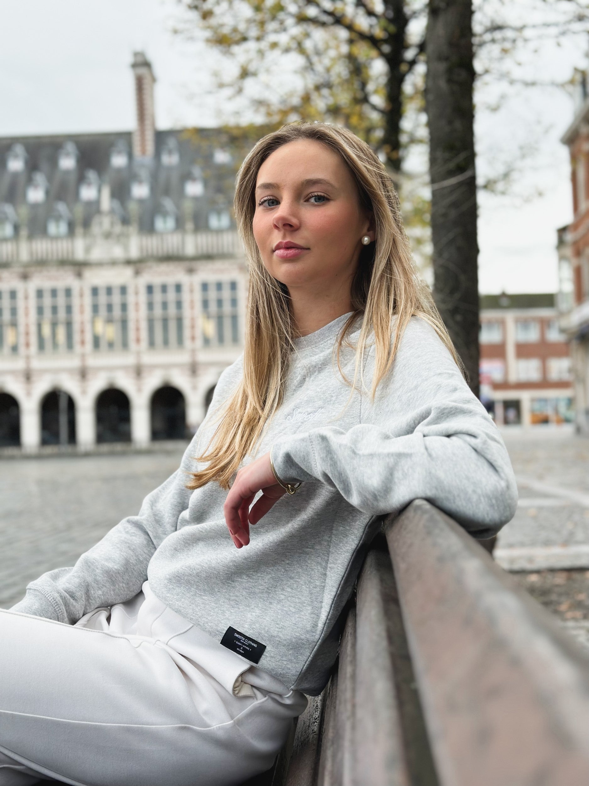 Gray Crew / Originals Minimal White Women