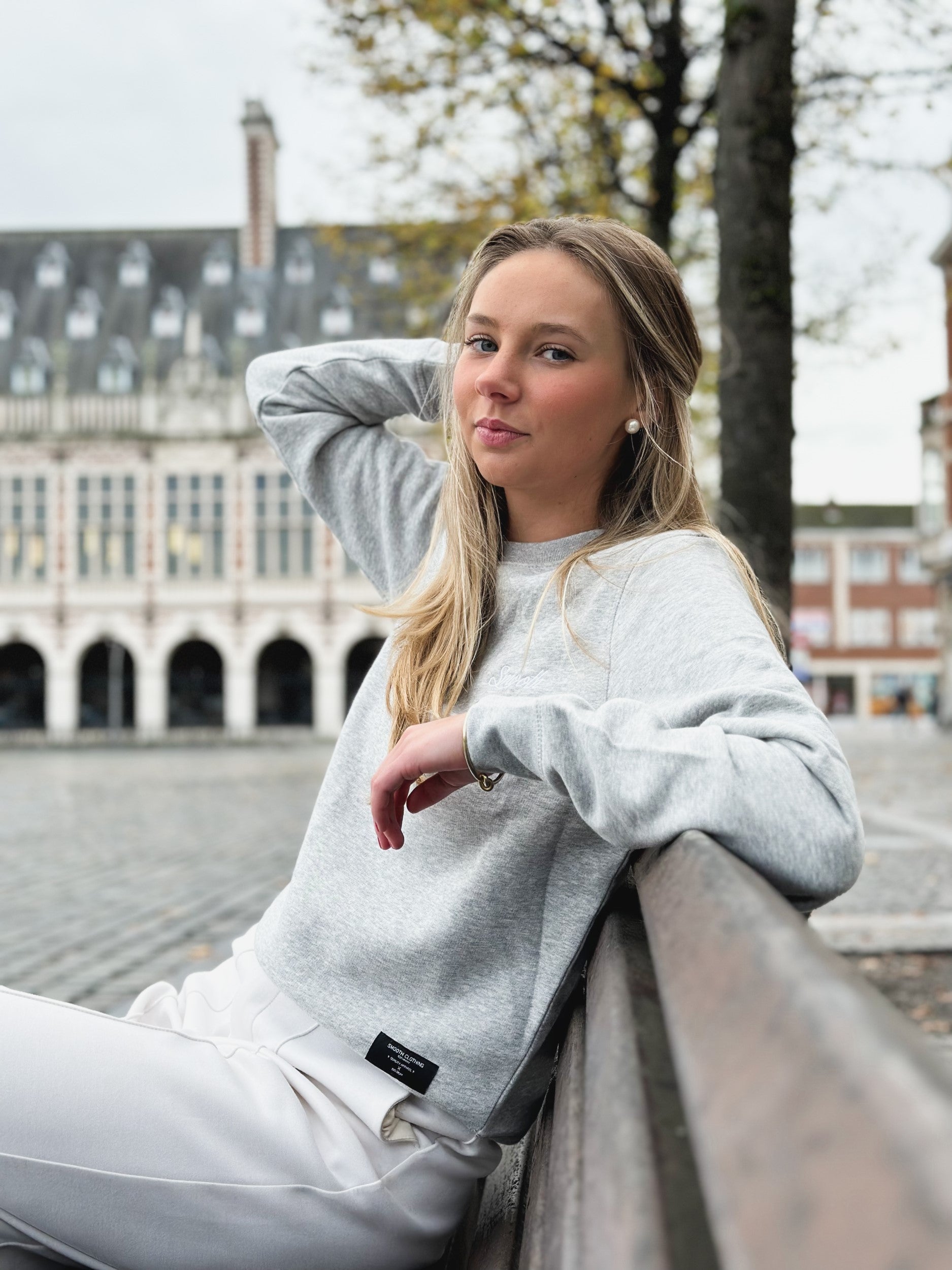 Gray Crew / Originals Minimal White Women