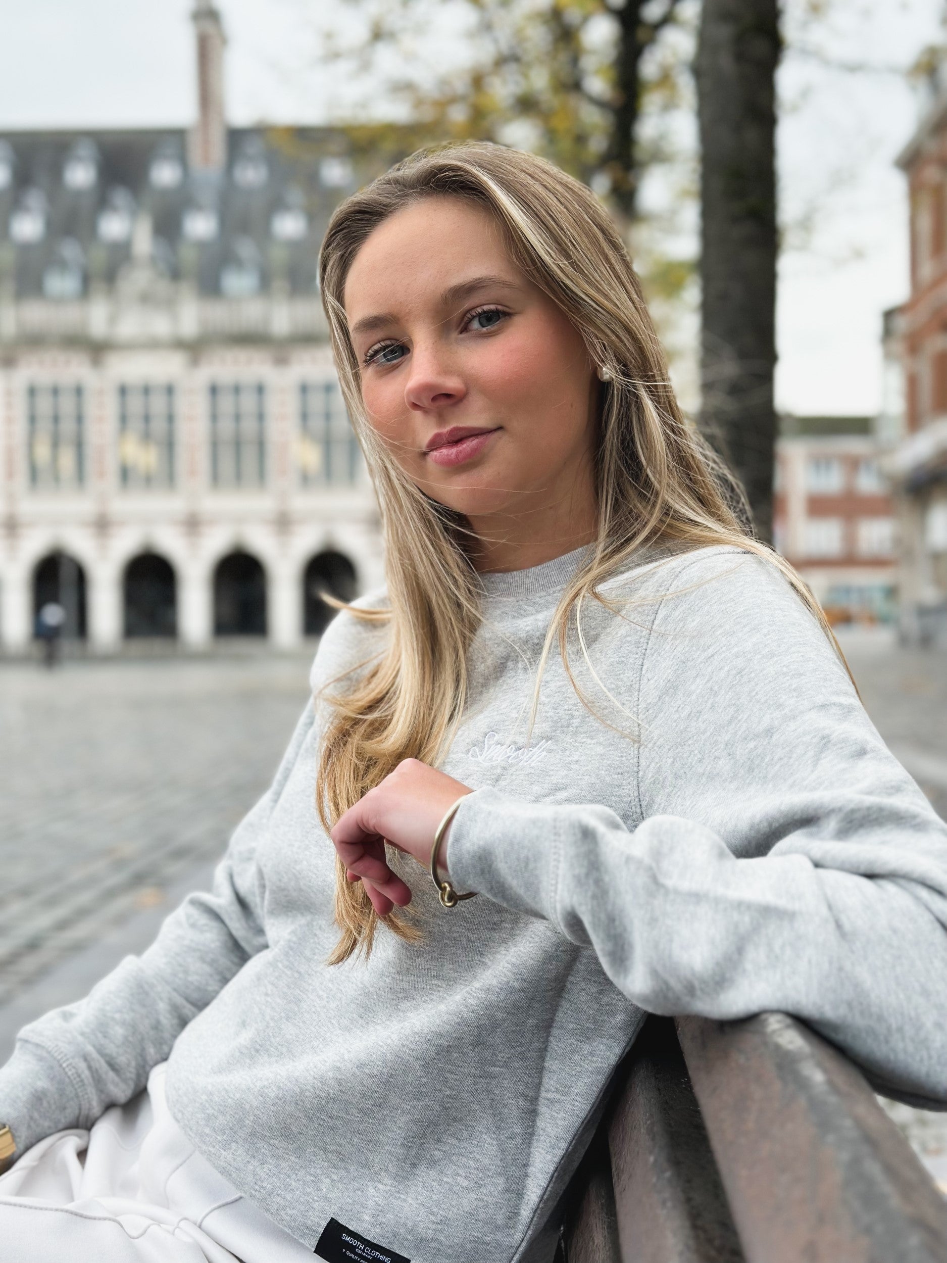 Gray Crew / Originals Minimal White Women