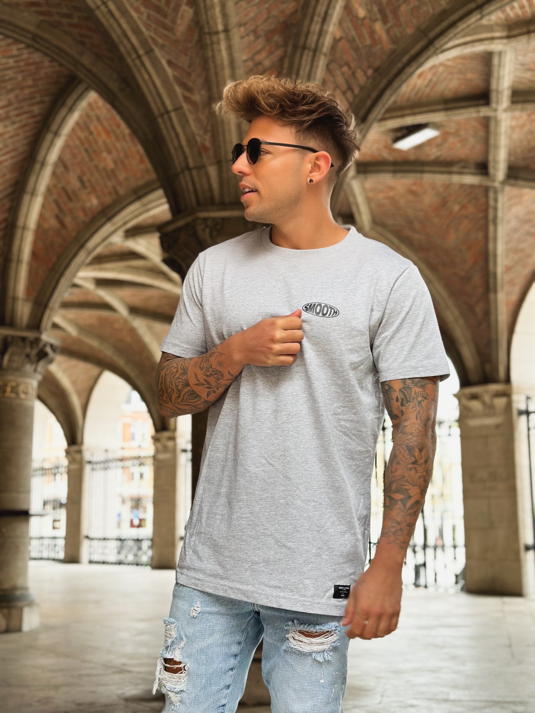 Grey T / Oval Black Front+Back Men