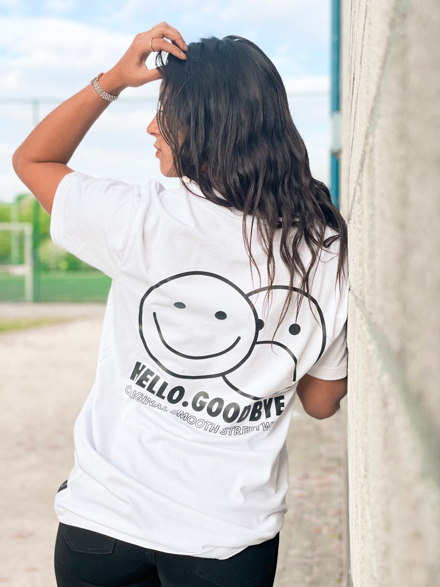 White T / Smiles Black Front+Back Women