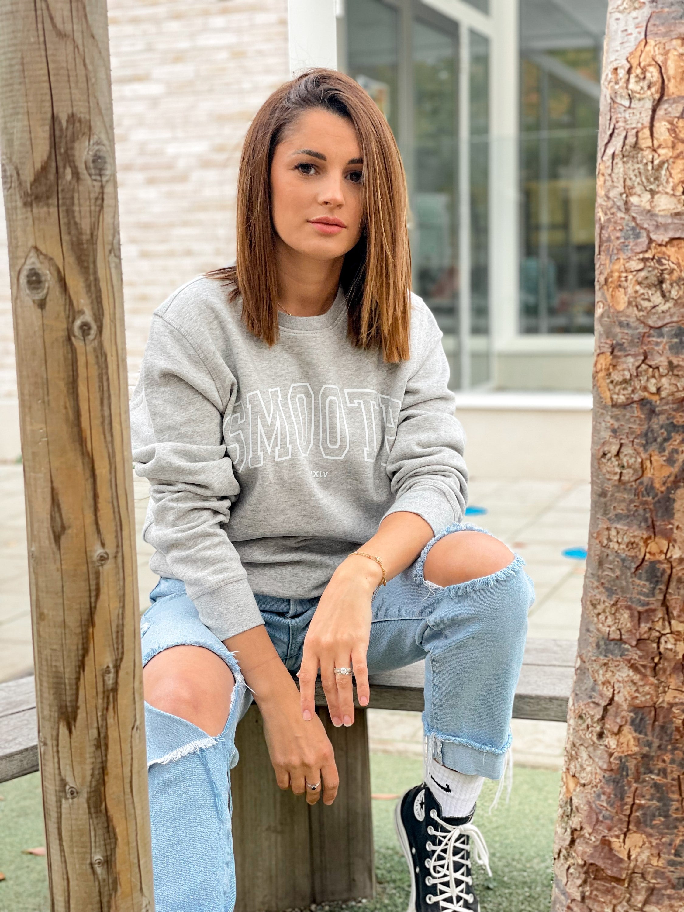 Gray Crew / College White Women