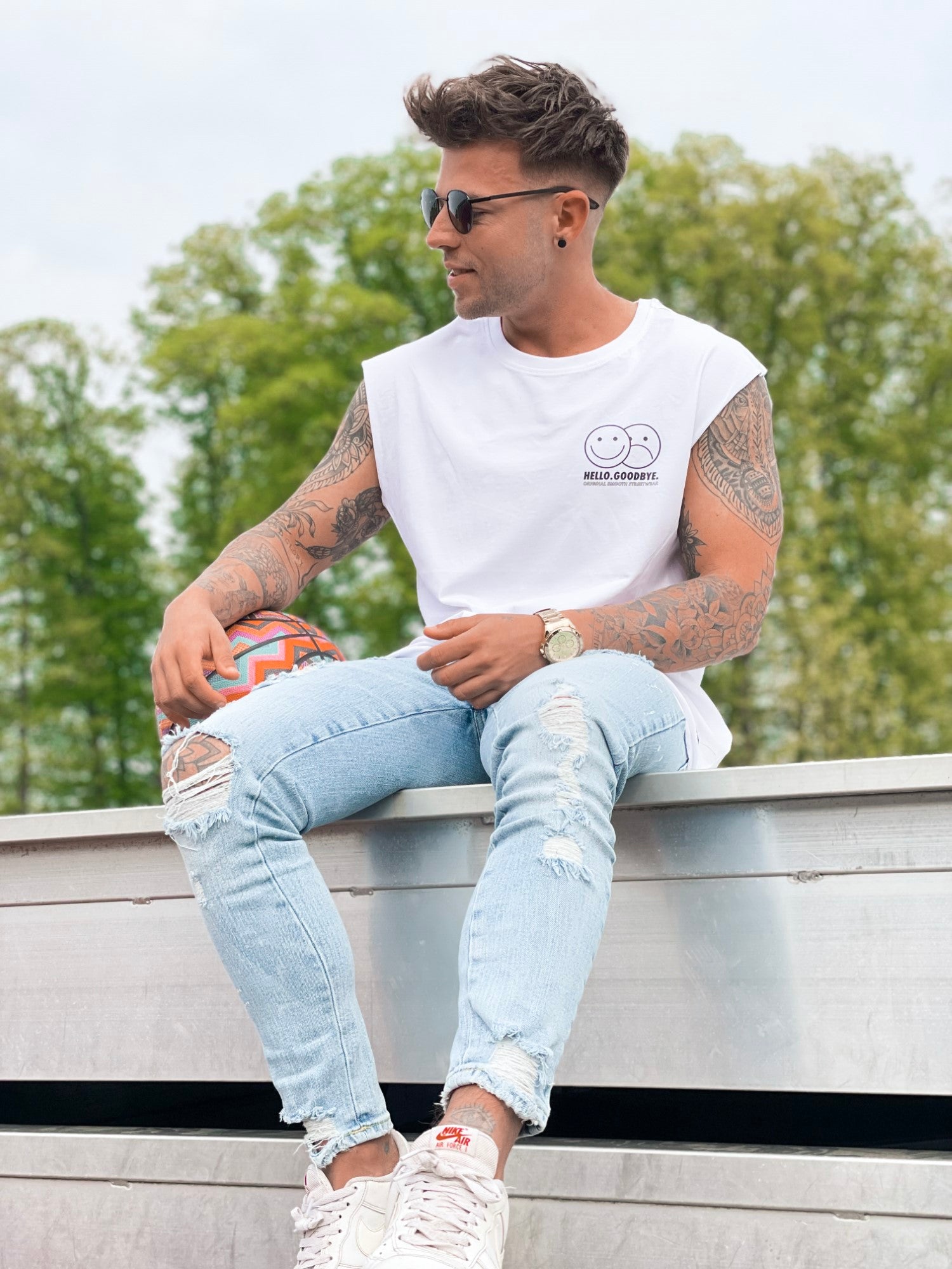 White Top / Smiles Black Front Men