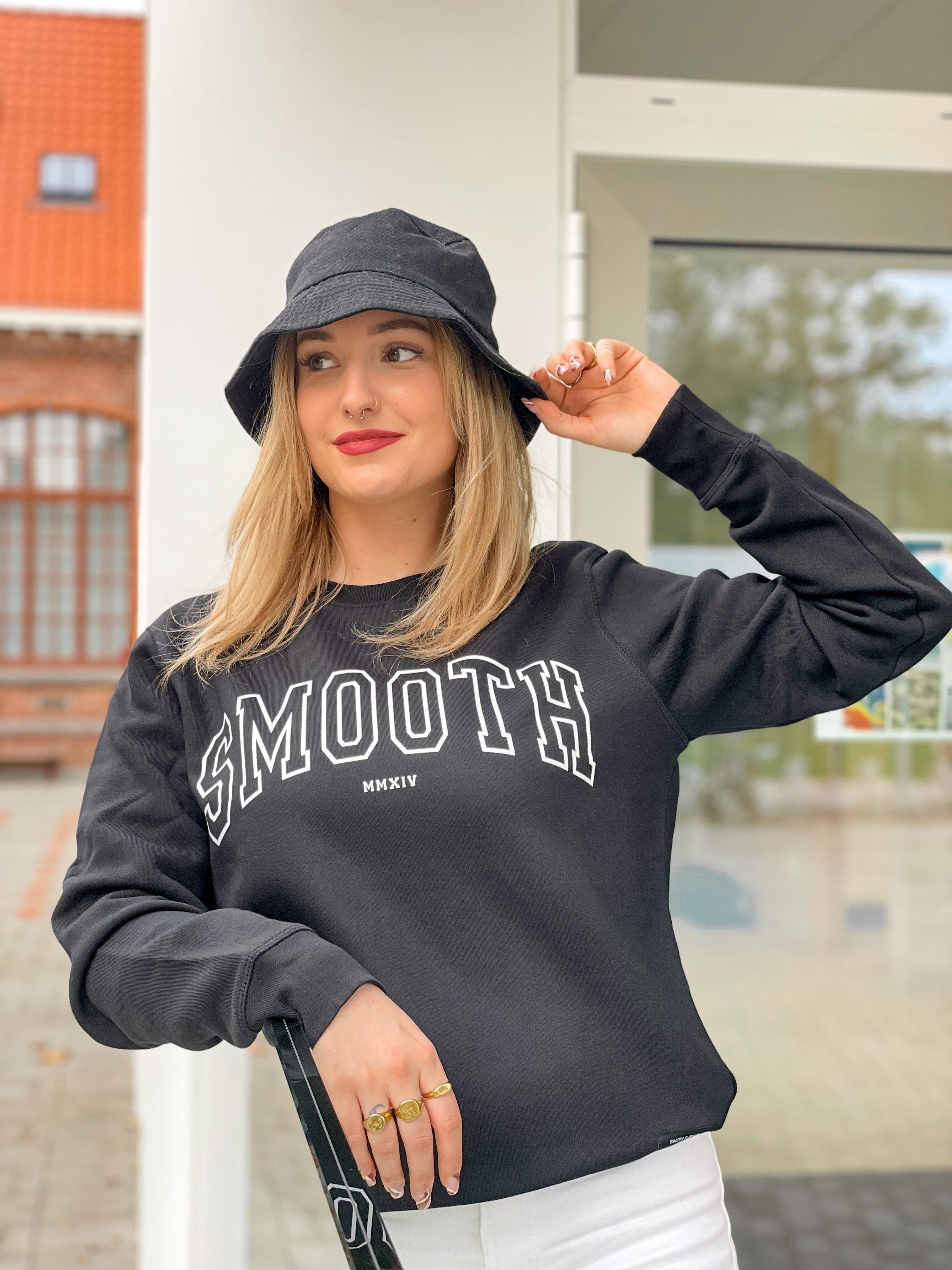 Black Crew / College White Women