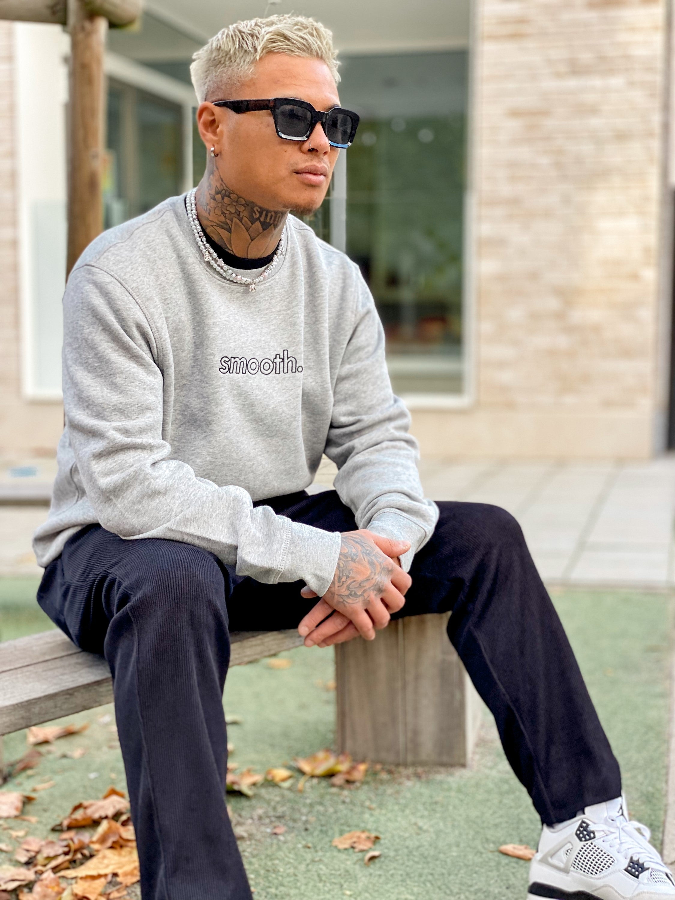 Gray Crew / Outlined Black Men