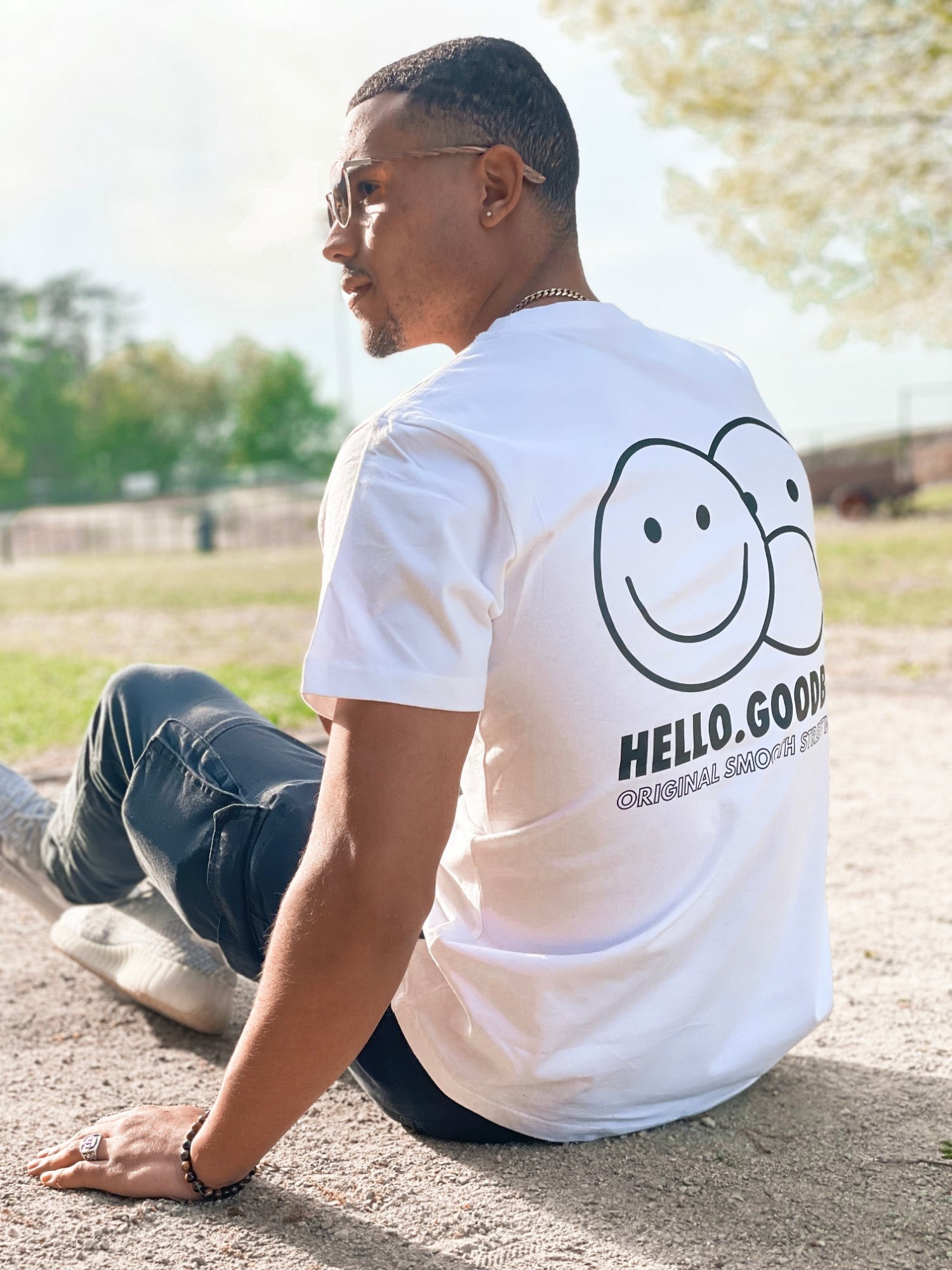 White T / Smiles Black Front+Back Men