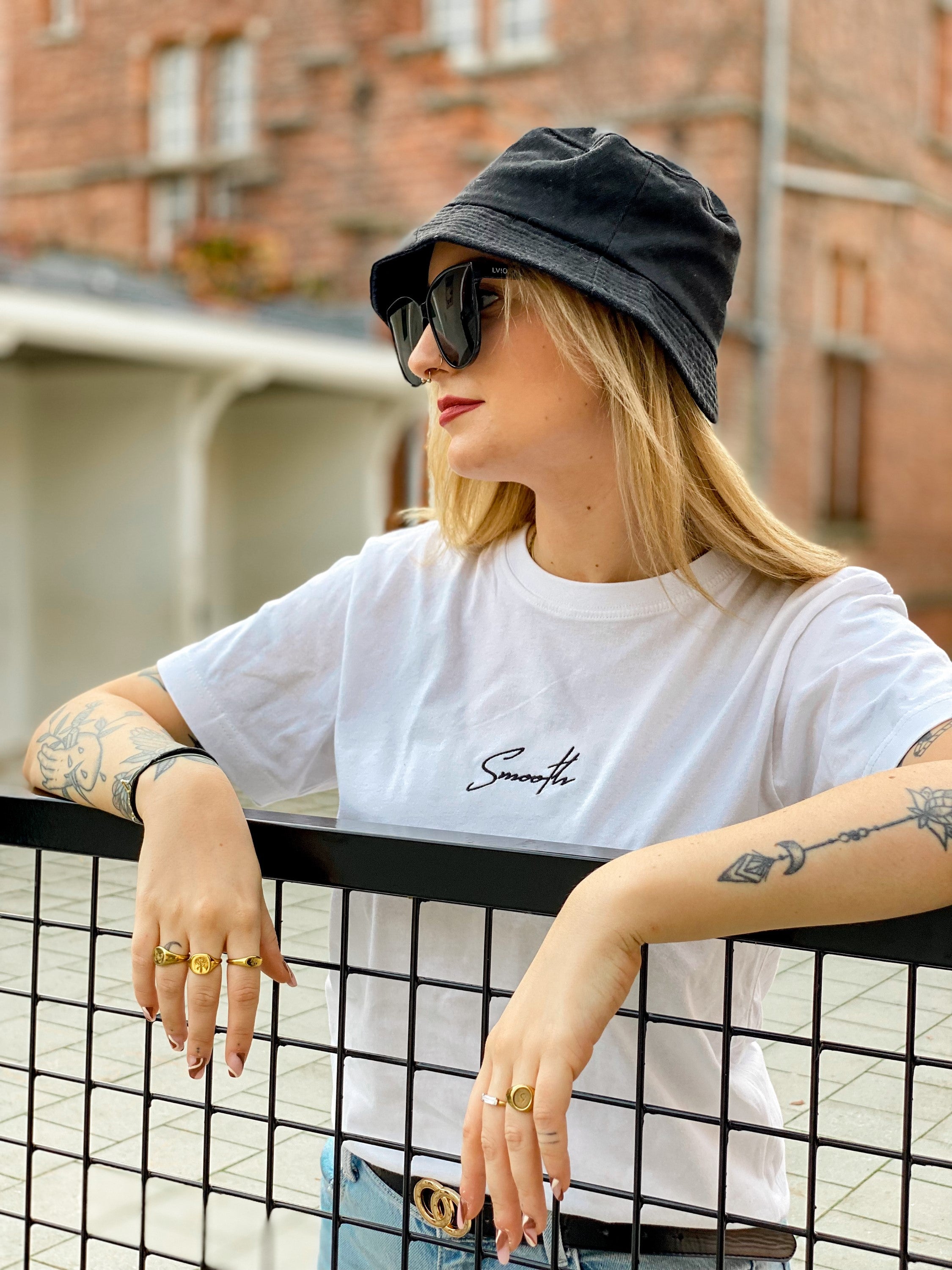 White T / Signature Black Women