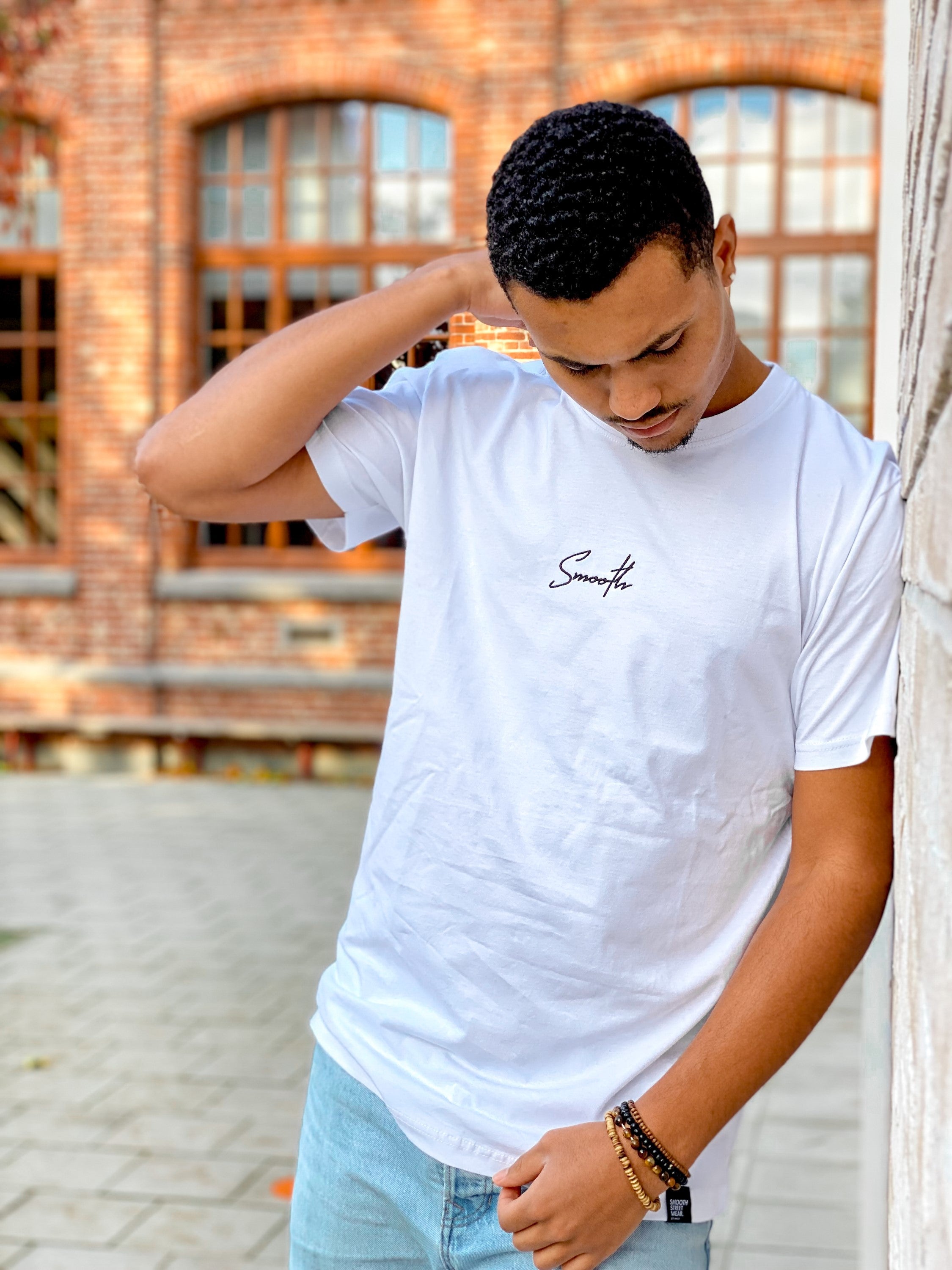 White T / Signature Black Men
