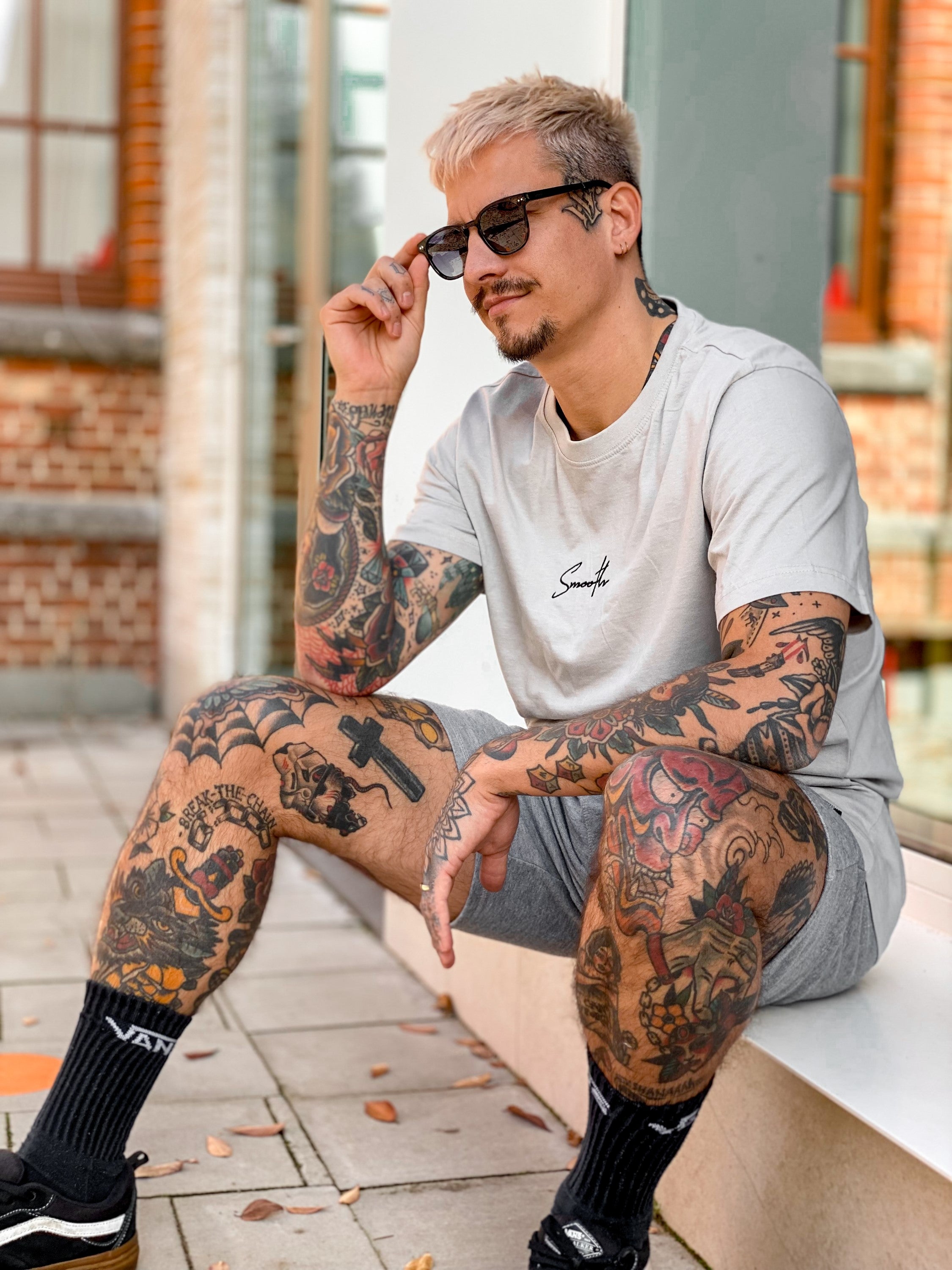 Soft Concrete T / Signature Black Men
