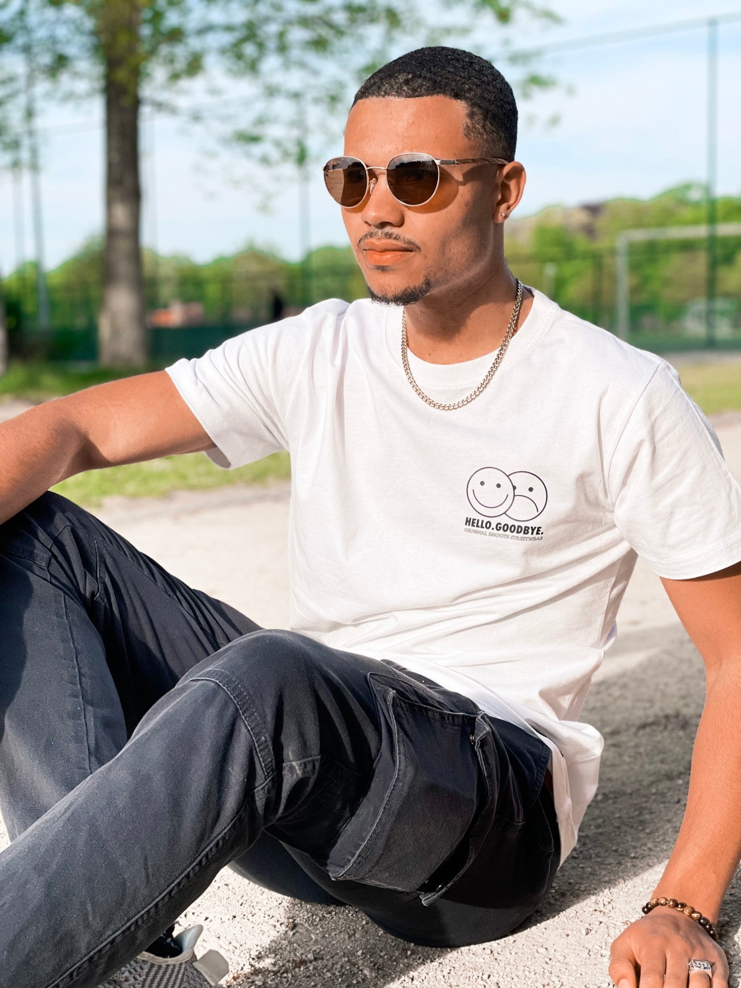 White T / Smiles Black Front+Back Men