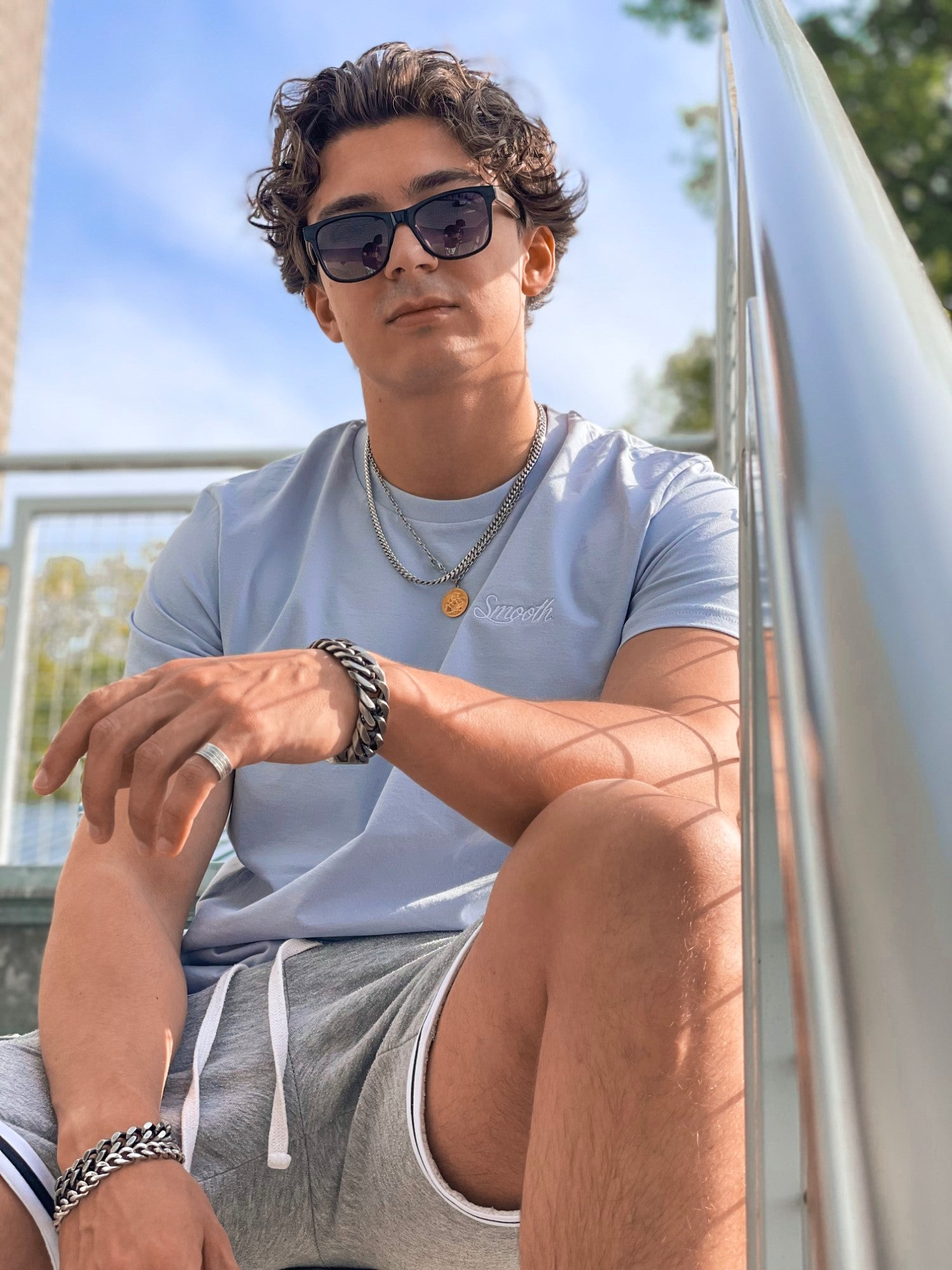 Laidback Blue T / Originals Minimal White Men