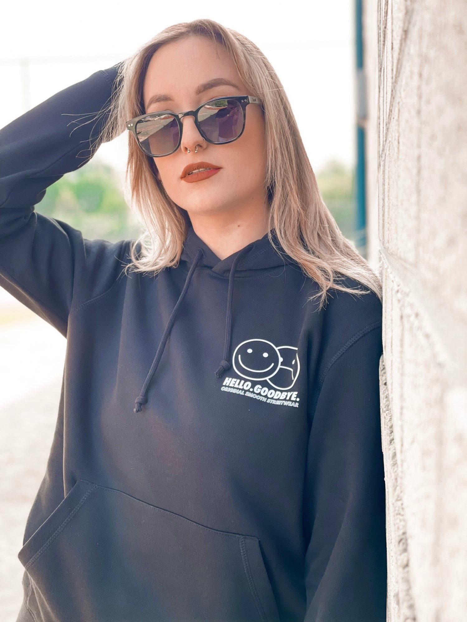 Black Hoodie / Smiles White Front Women