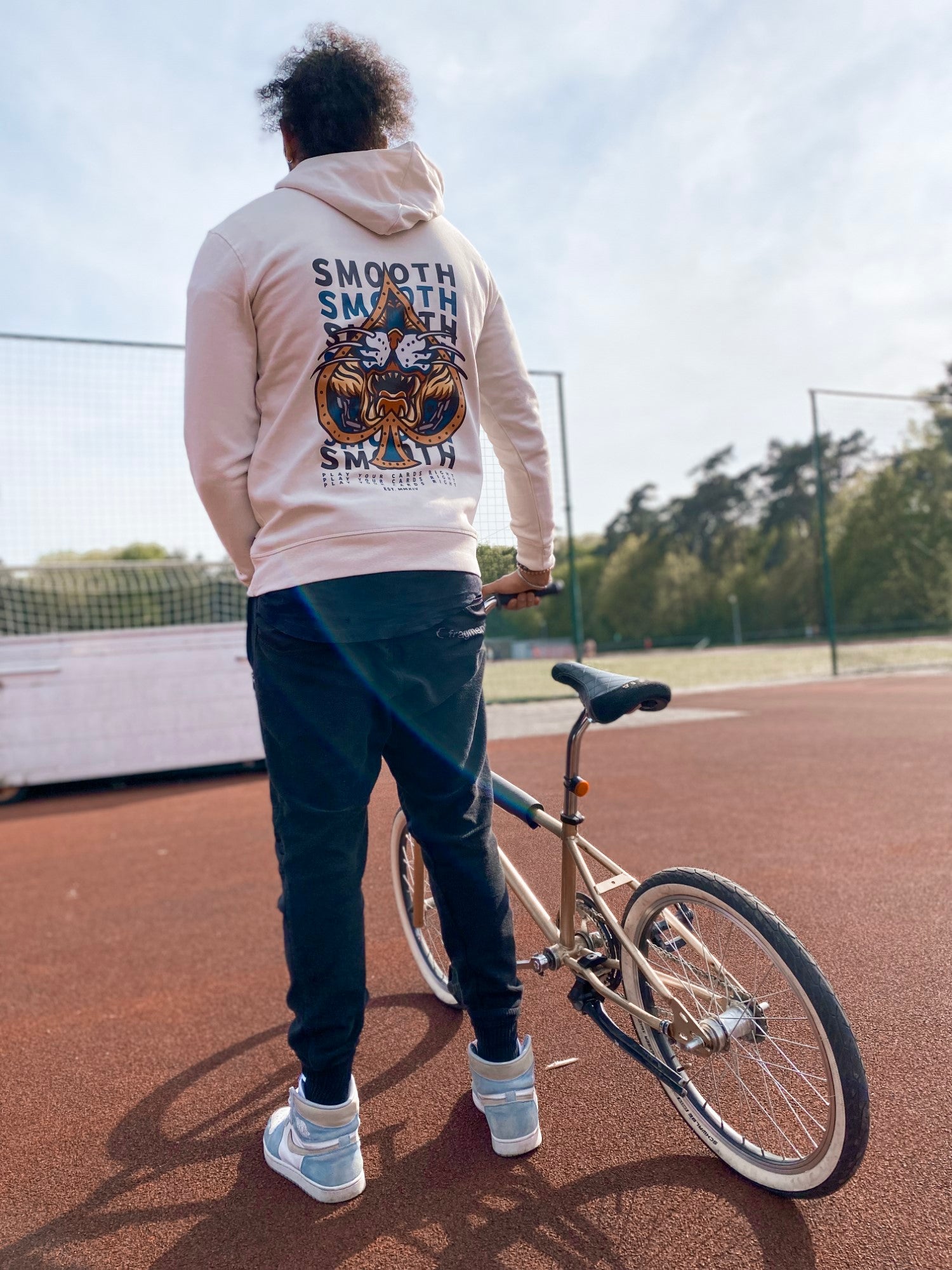 Vintage White Hoodie / Ace Men