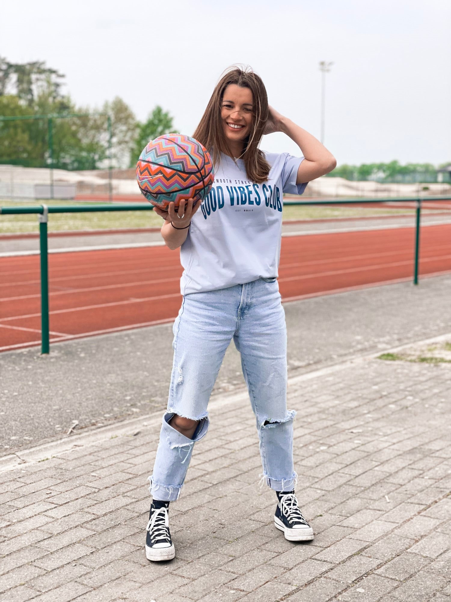 Laidback Blue T / Varsity Black Outline Women