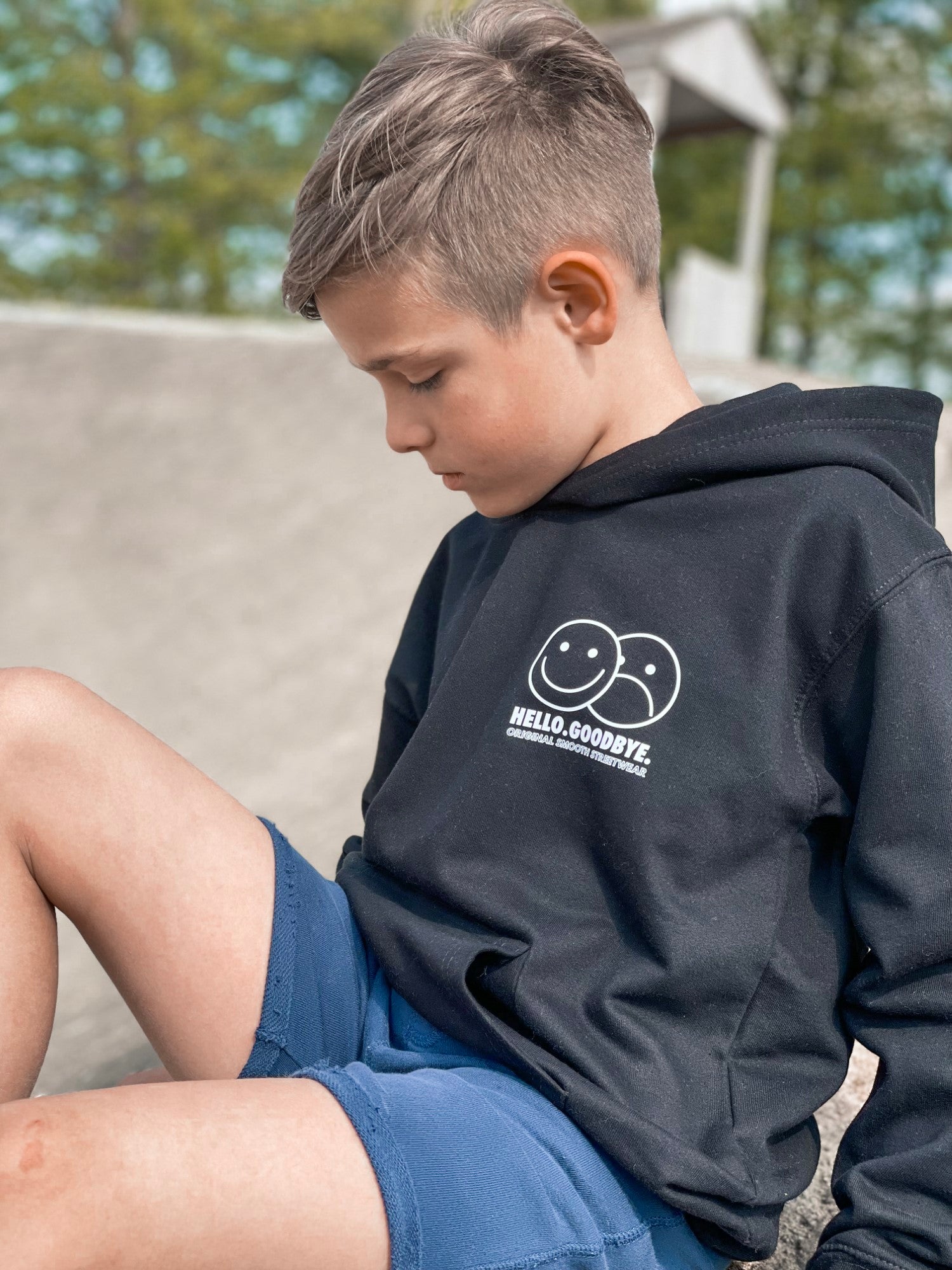 Black Kids Hoodie / Smiles White Front+Back Boys