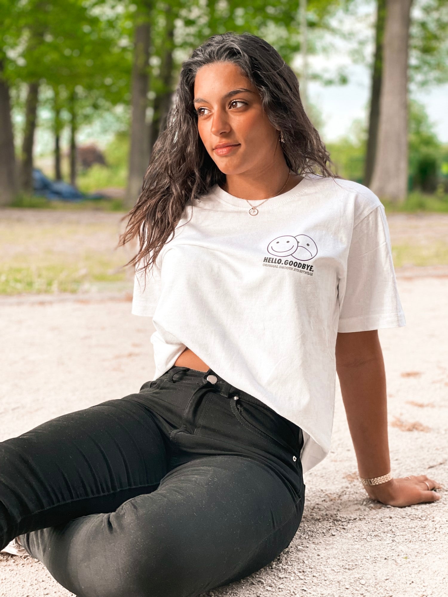 White T / Smiles Black Front+Back Women