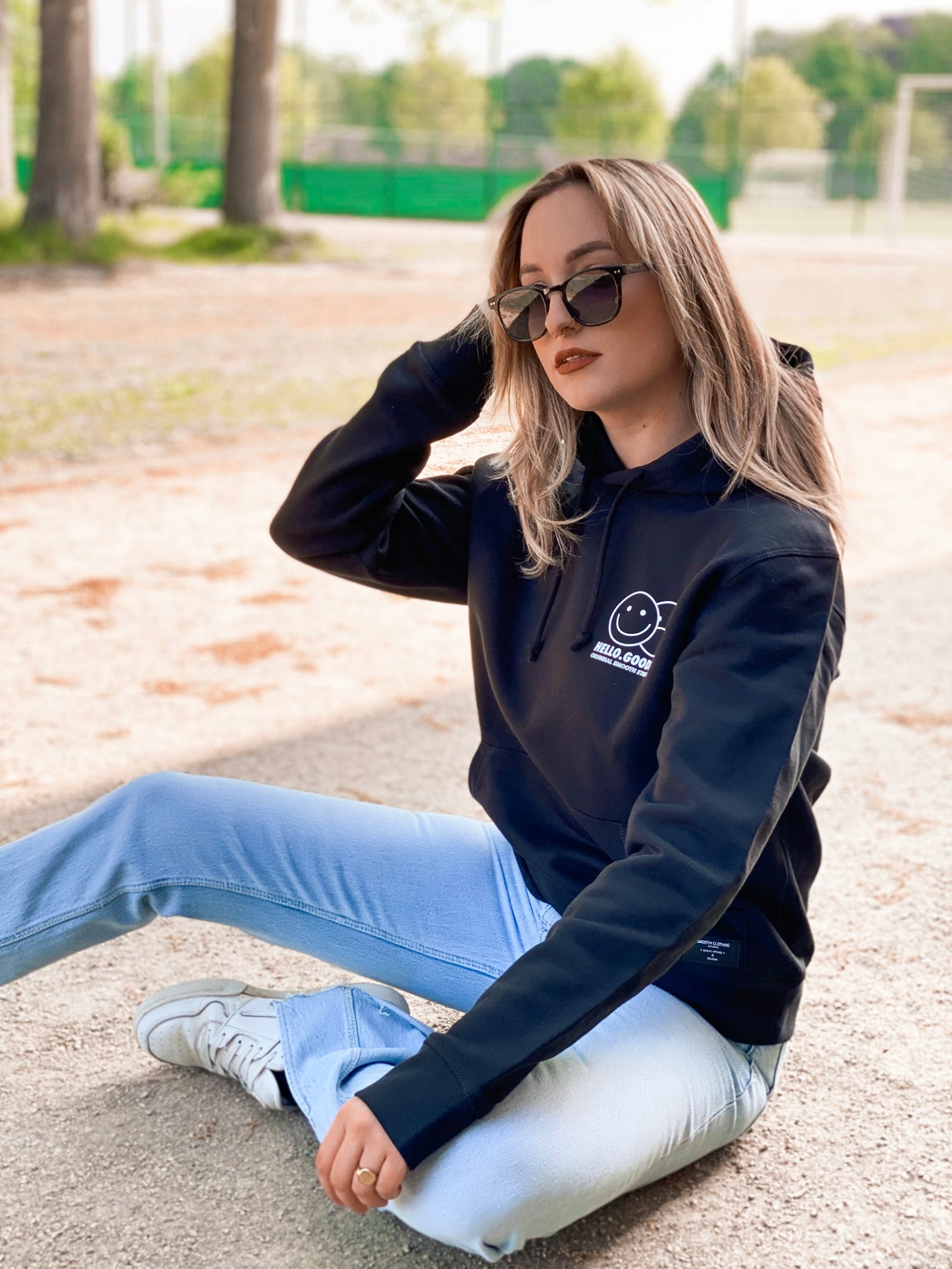 Black Hoodie / Smiles White Front Women