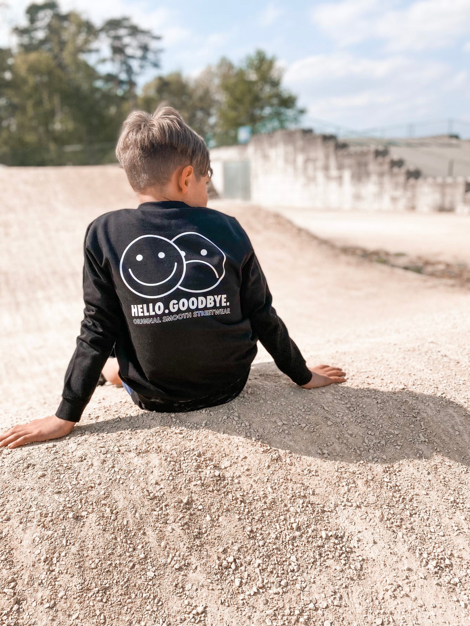 Black Kids Crew / Smiles White Front+Back Boys