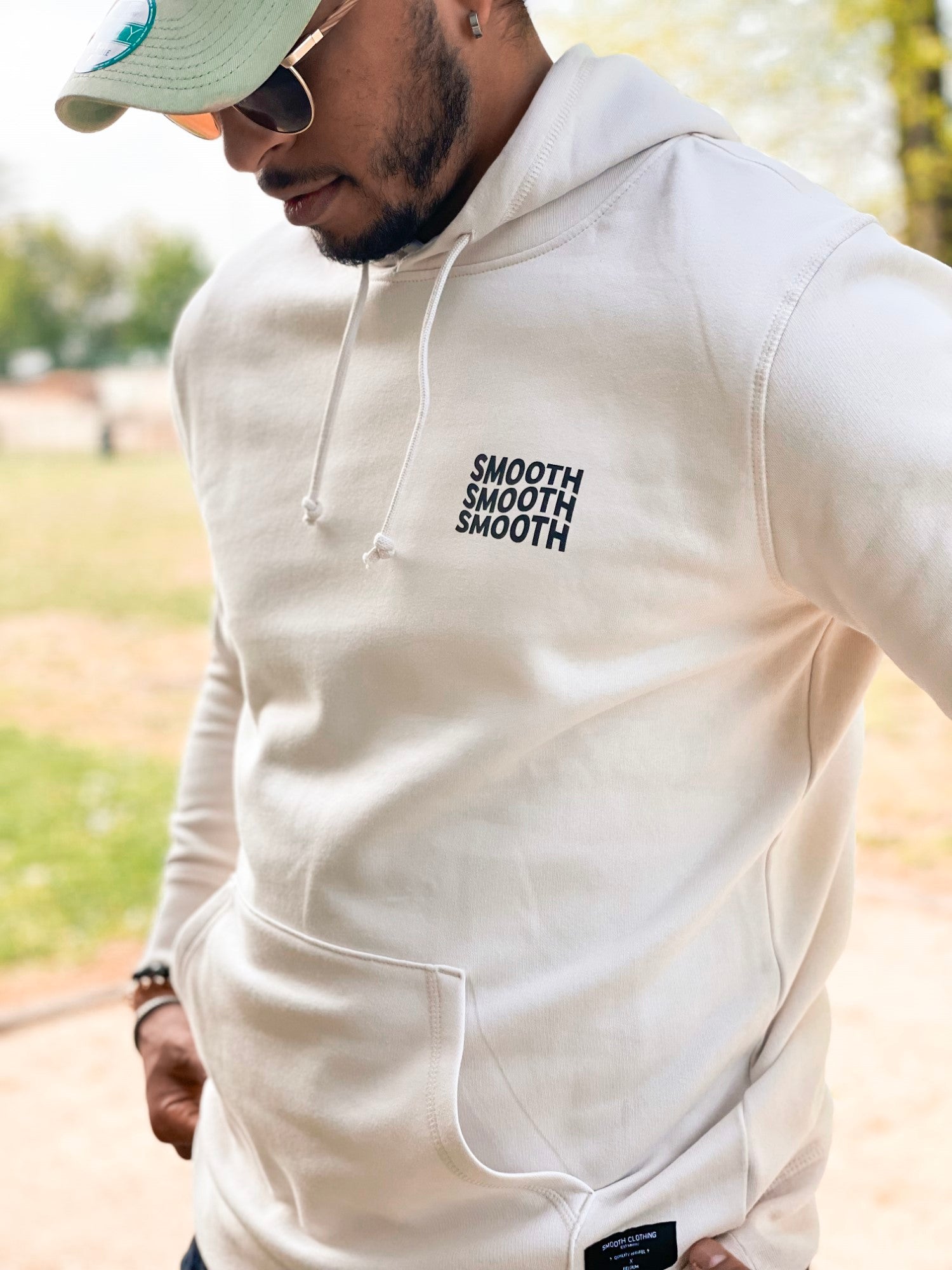 Vintage White Hoodie / Ace Men