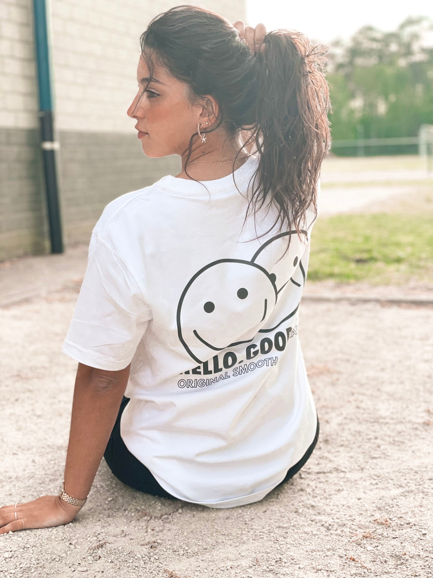 White T / Smiles Black Front+Back Women