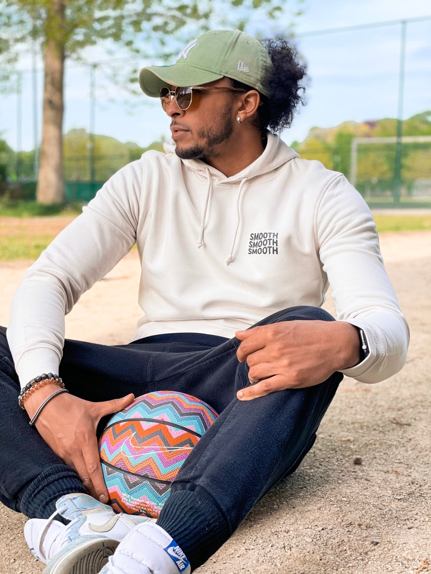 Vintage White Hoodie / Ace Men