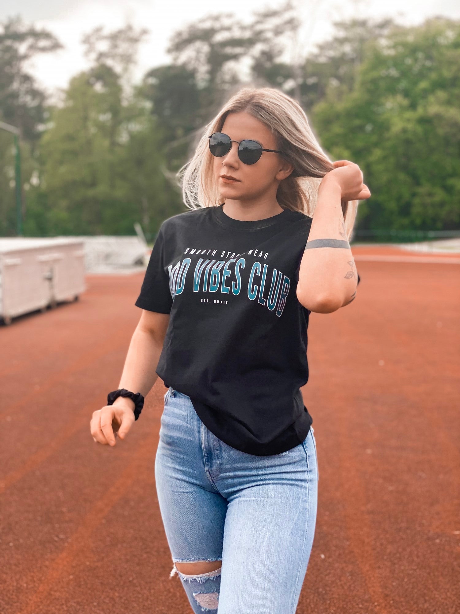 Black T / Varsity White Outline Women