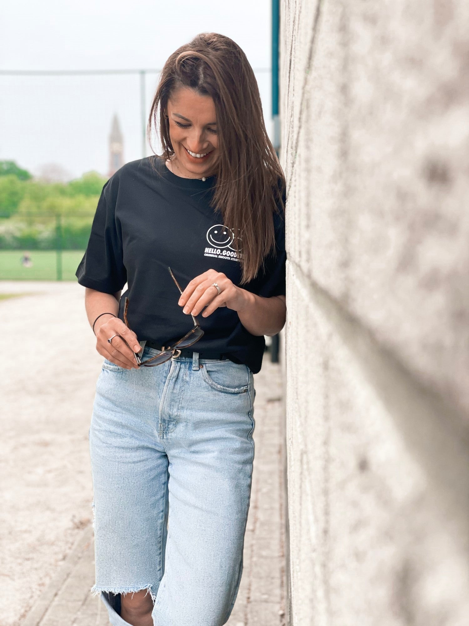 Black T / Smiles White Front Women