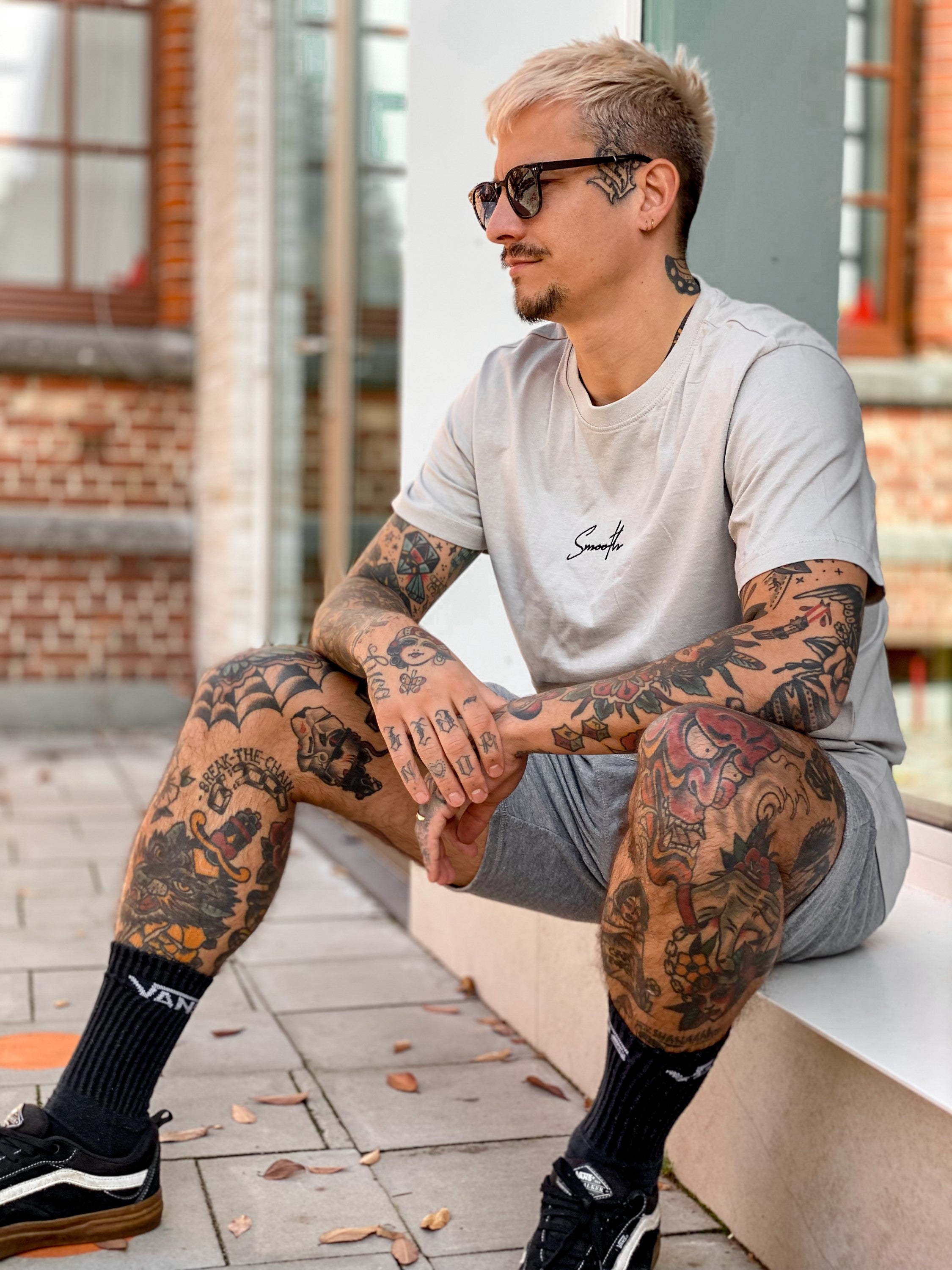 Soft Concrete T / Signature Black Men
