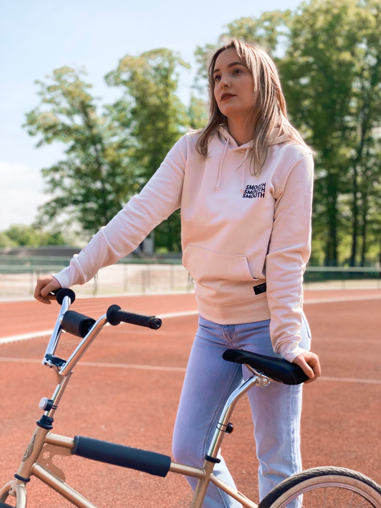 Vintage White Hoodie / Ace Women