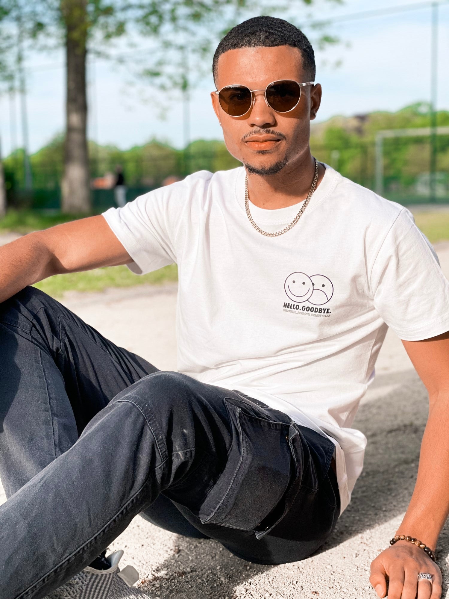 White T / Smiles Black Front+Back Men