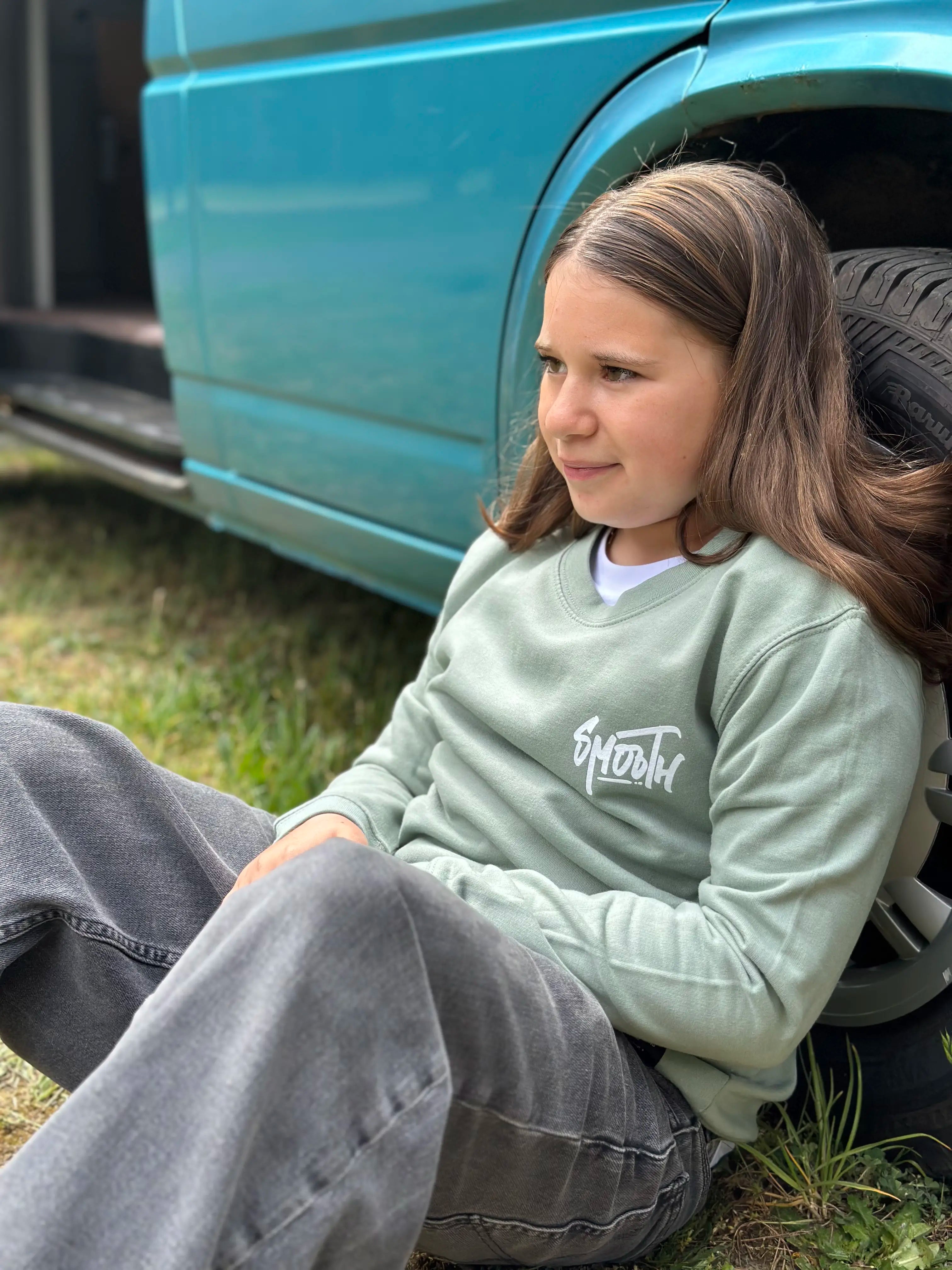 Dusty Green Kids Crew / Dainty White Front+Back Girls