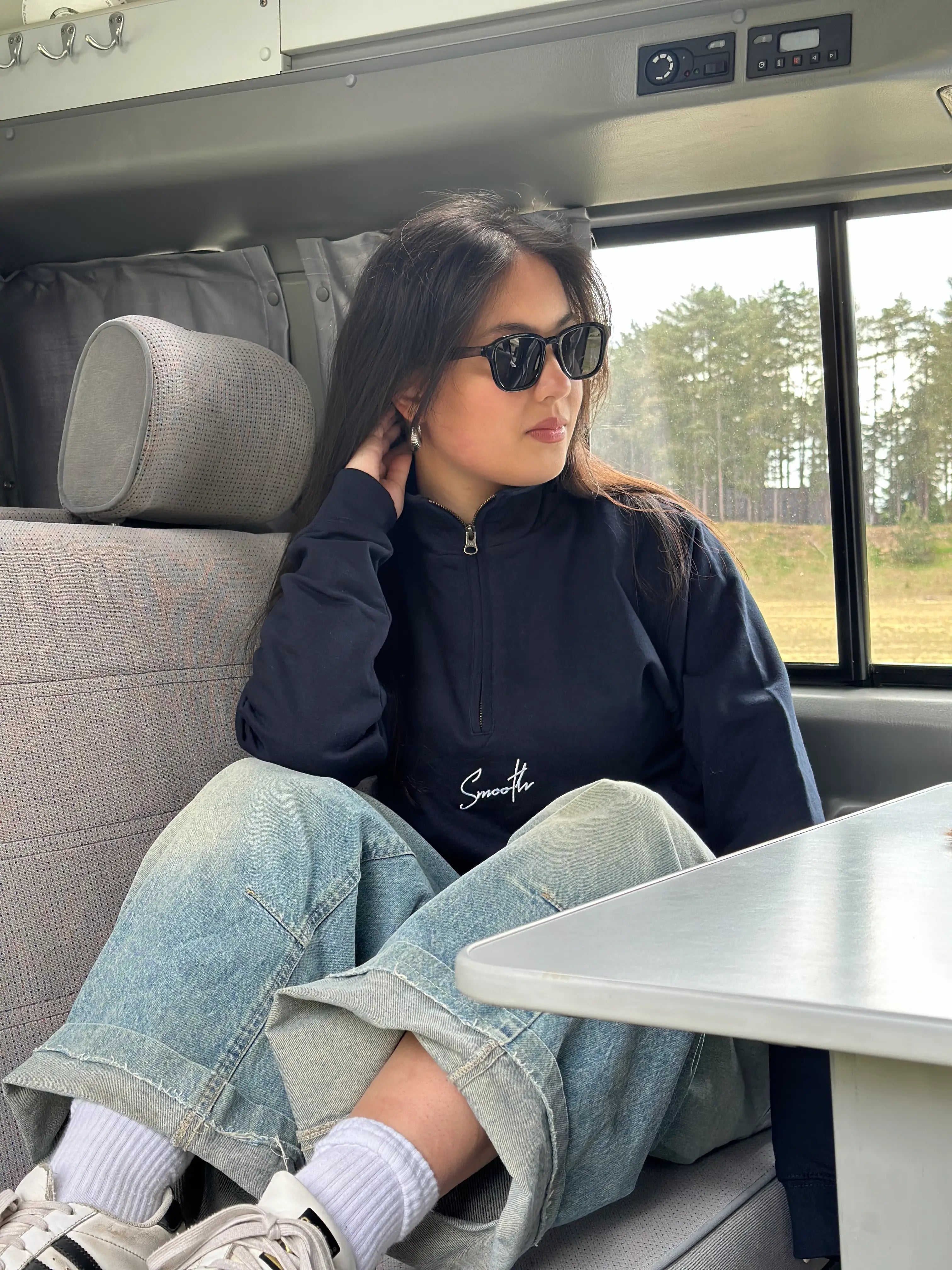 Dark Blue Half Zip Crew / Signature White Women