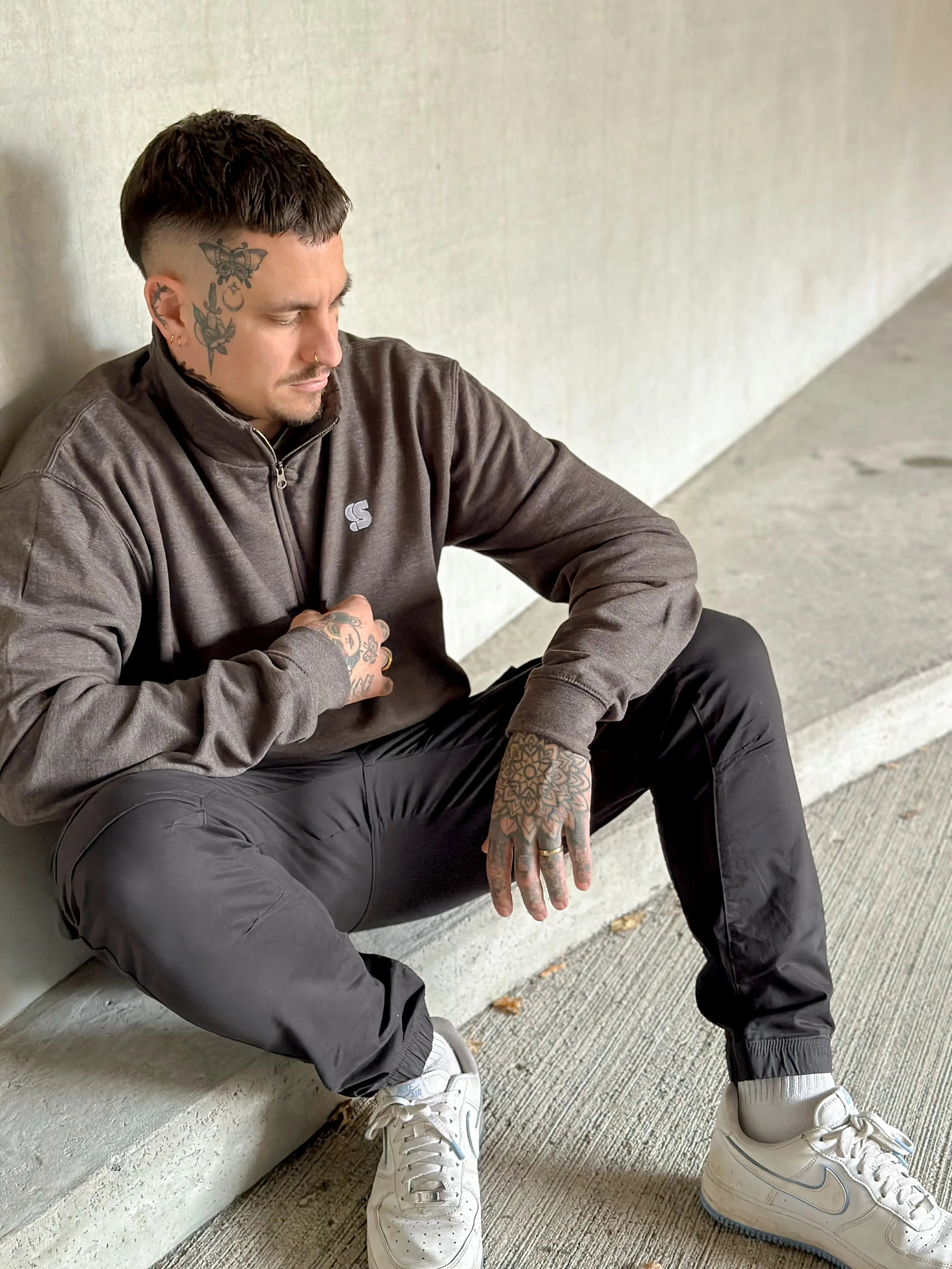 Dark Grey Half Zip Crew / S Logo White Embroidered Men